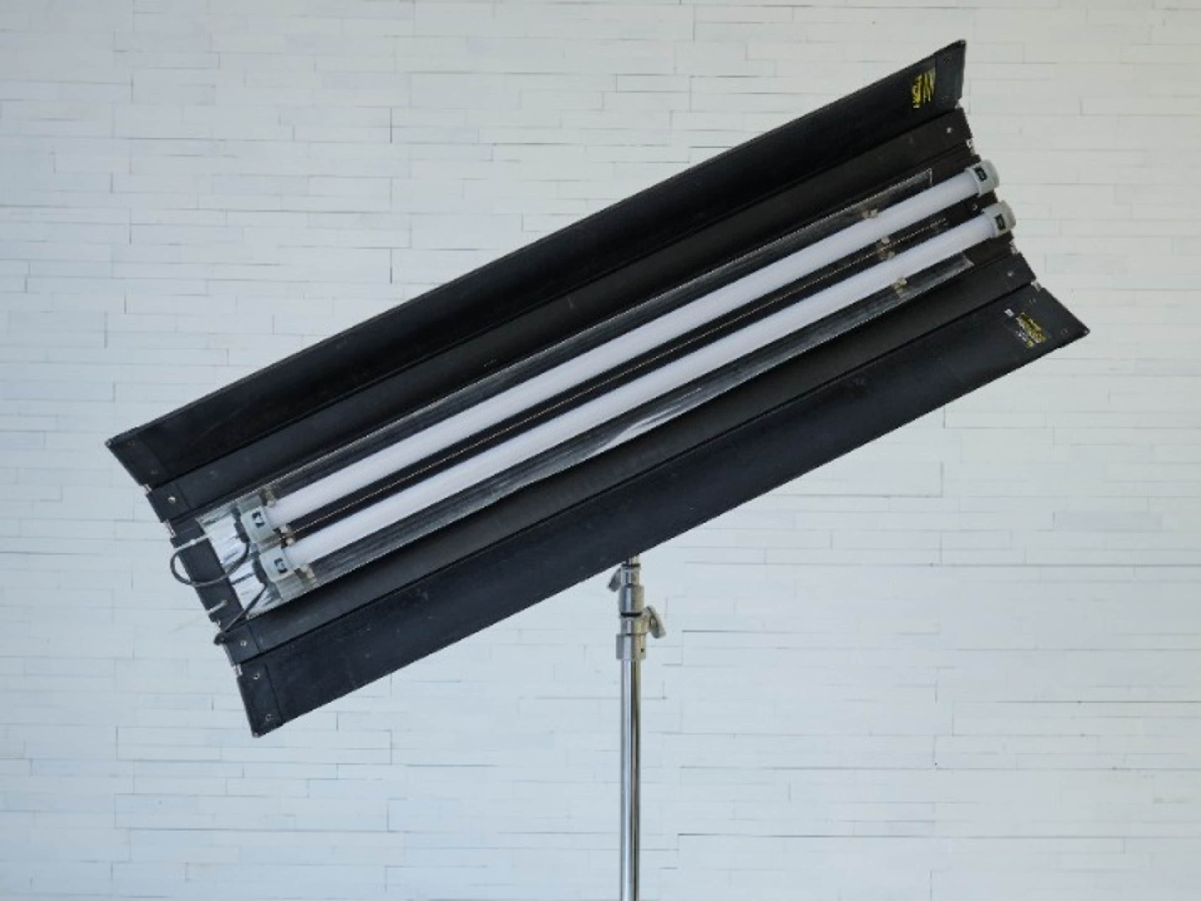 Quasar Science Q-50 Crossfade Linear LED Bi-Color 