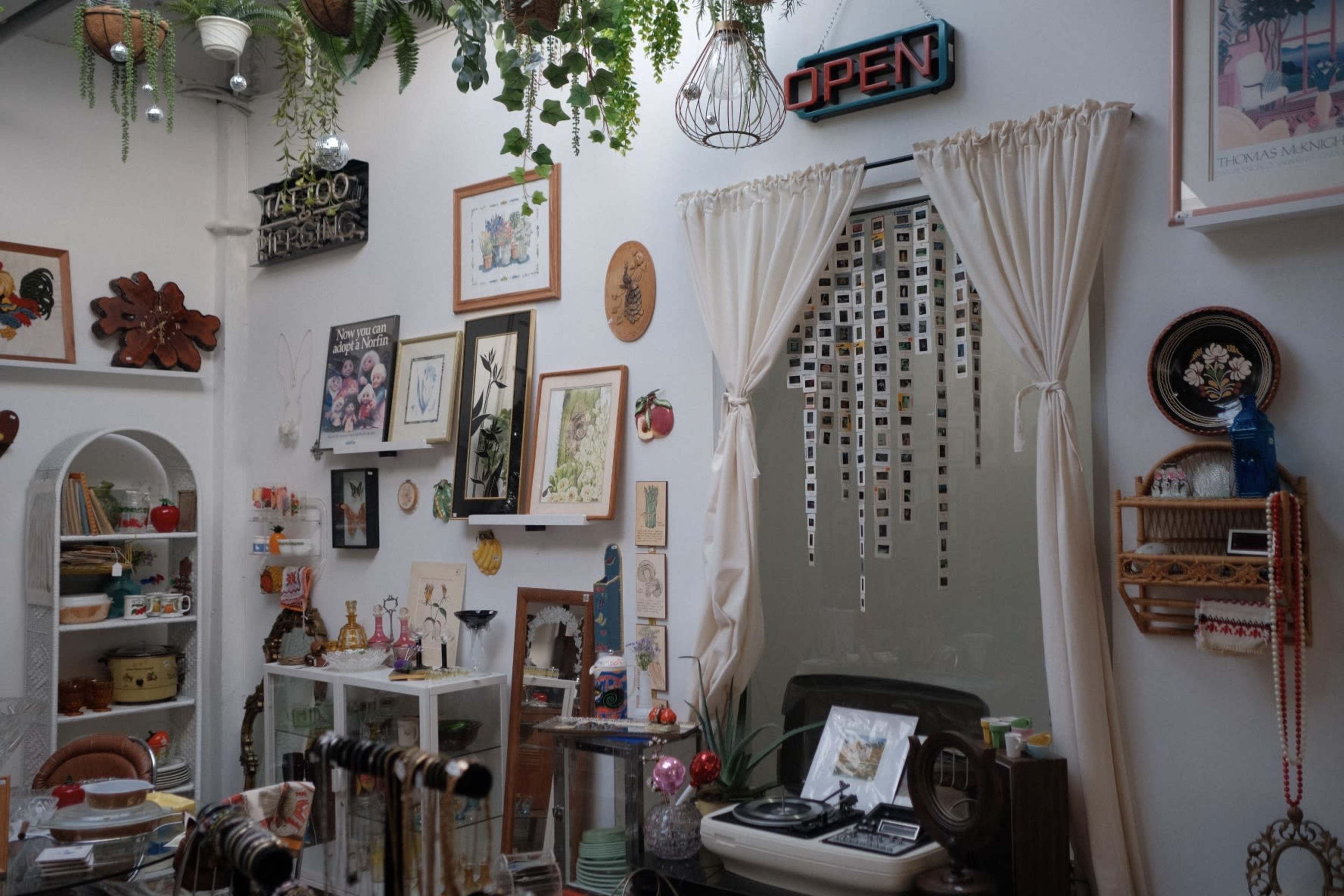 Bright Vintage Studio with Skylight and Mid-Century Charm in Queens Image in Long Island City, Long Island City, NY