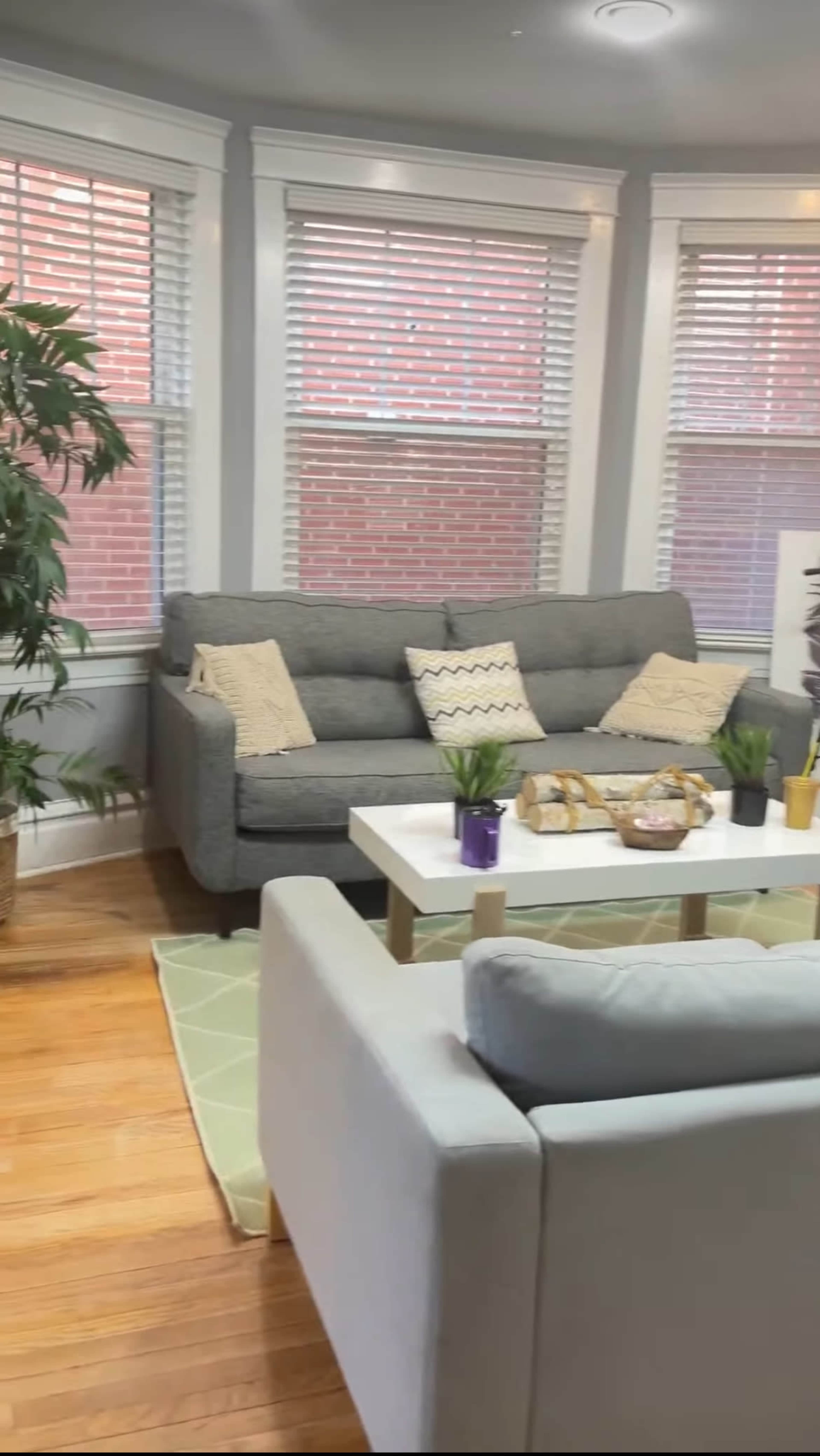 The Warm Urban Retreat Space For MeetUps Image in Thornton Township, Homewood, IL