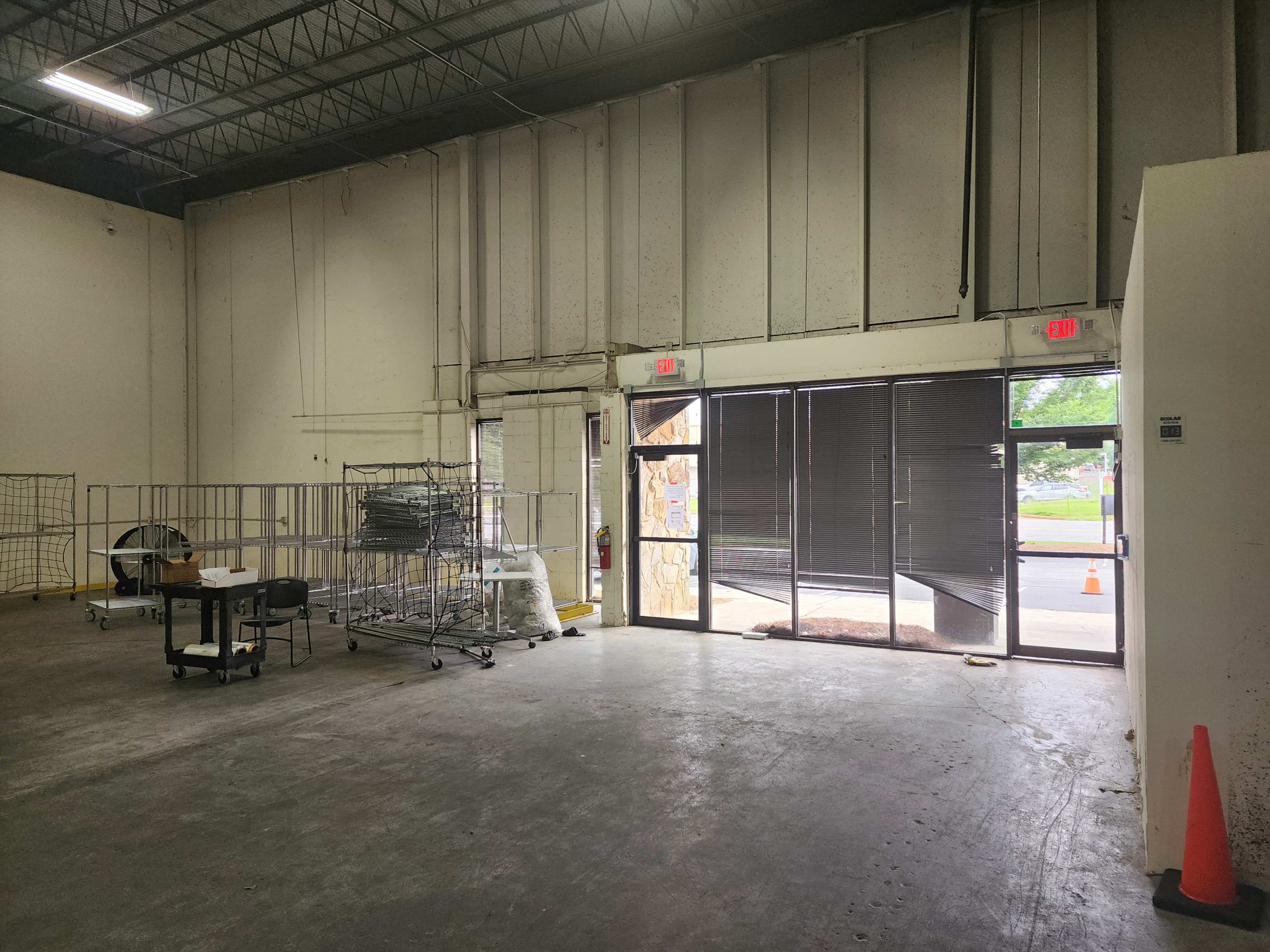 Decatur Warehouse/Office space with 4 loading docks Image in Stonecrest, Decatur, GA