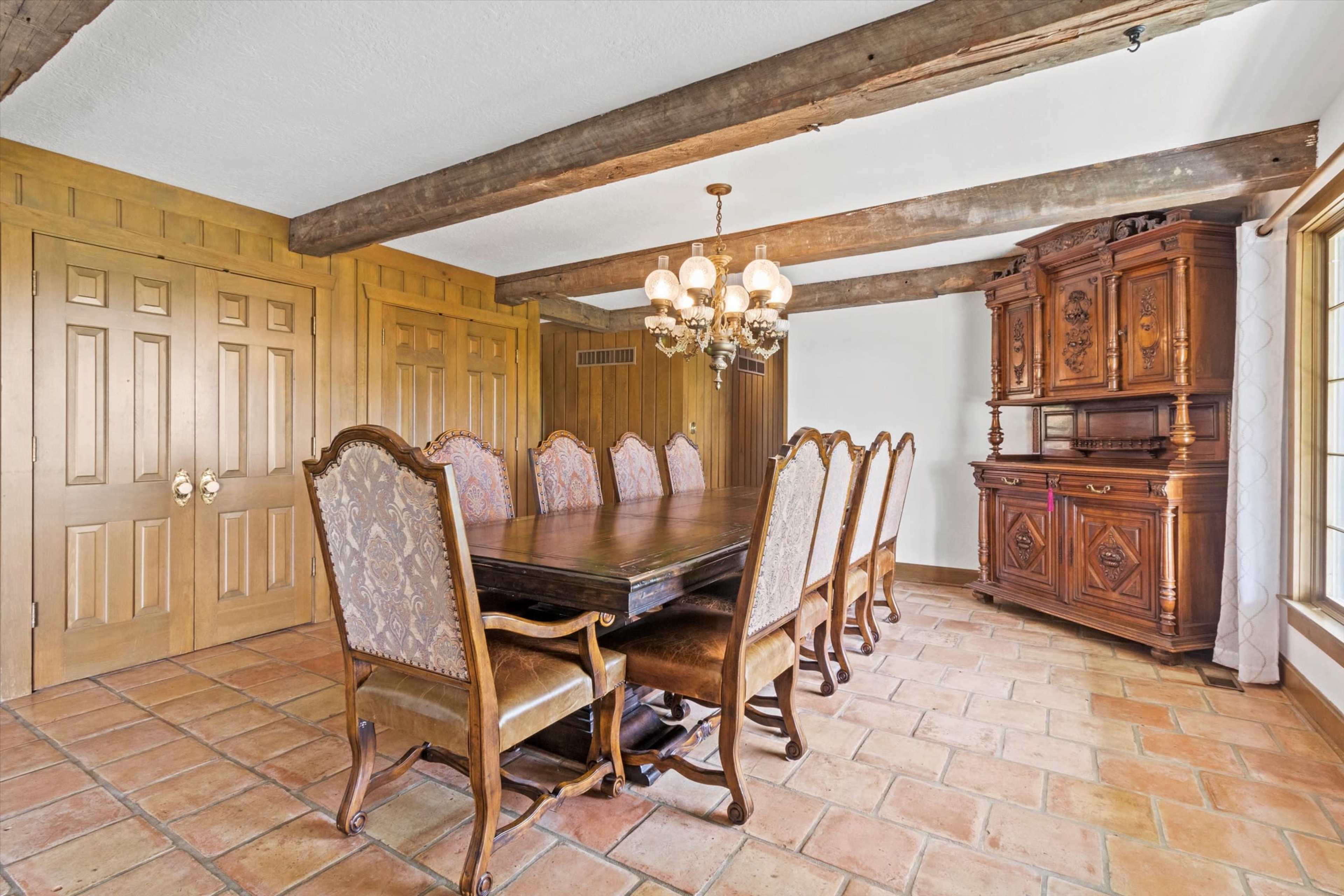 Beautiful home in a 75 acre property. Perfect for intimate gatherings and memorable stays! Image in Big Creek Township, Pleasant Hill, MO