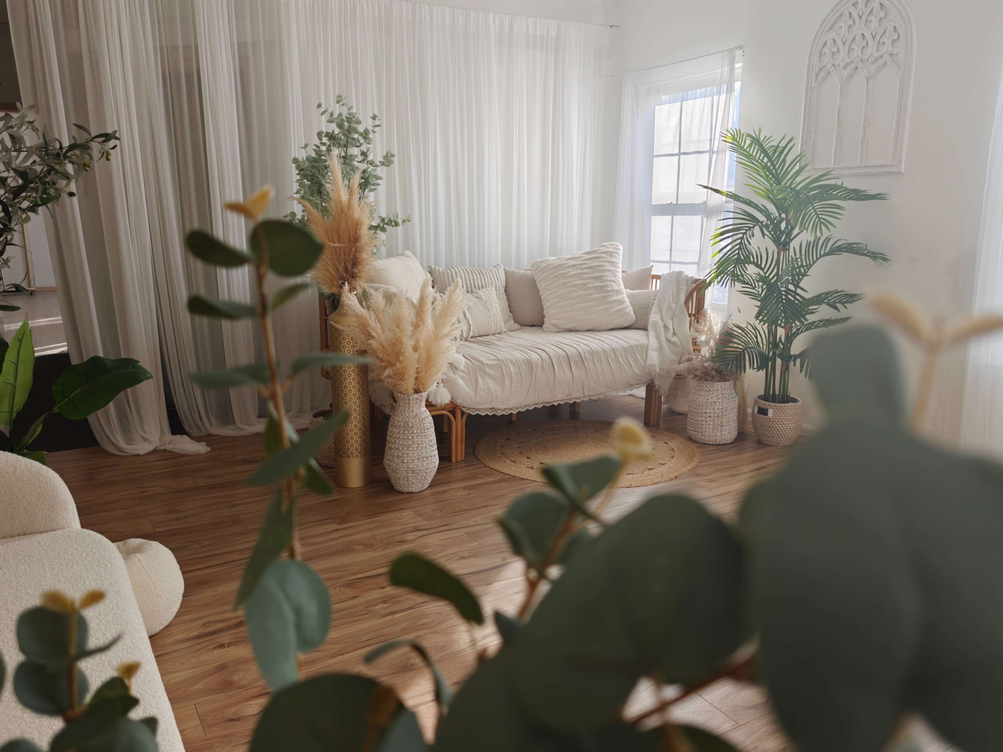 Beautiful Boho Suite with a lot of natural light and Studio style room with white backdrop Image in Winfield Township, Winfield, IL