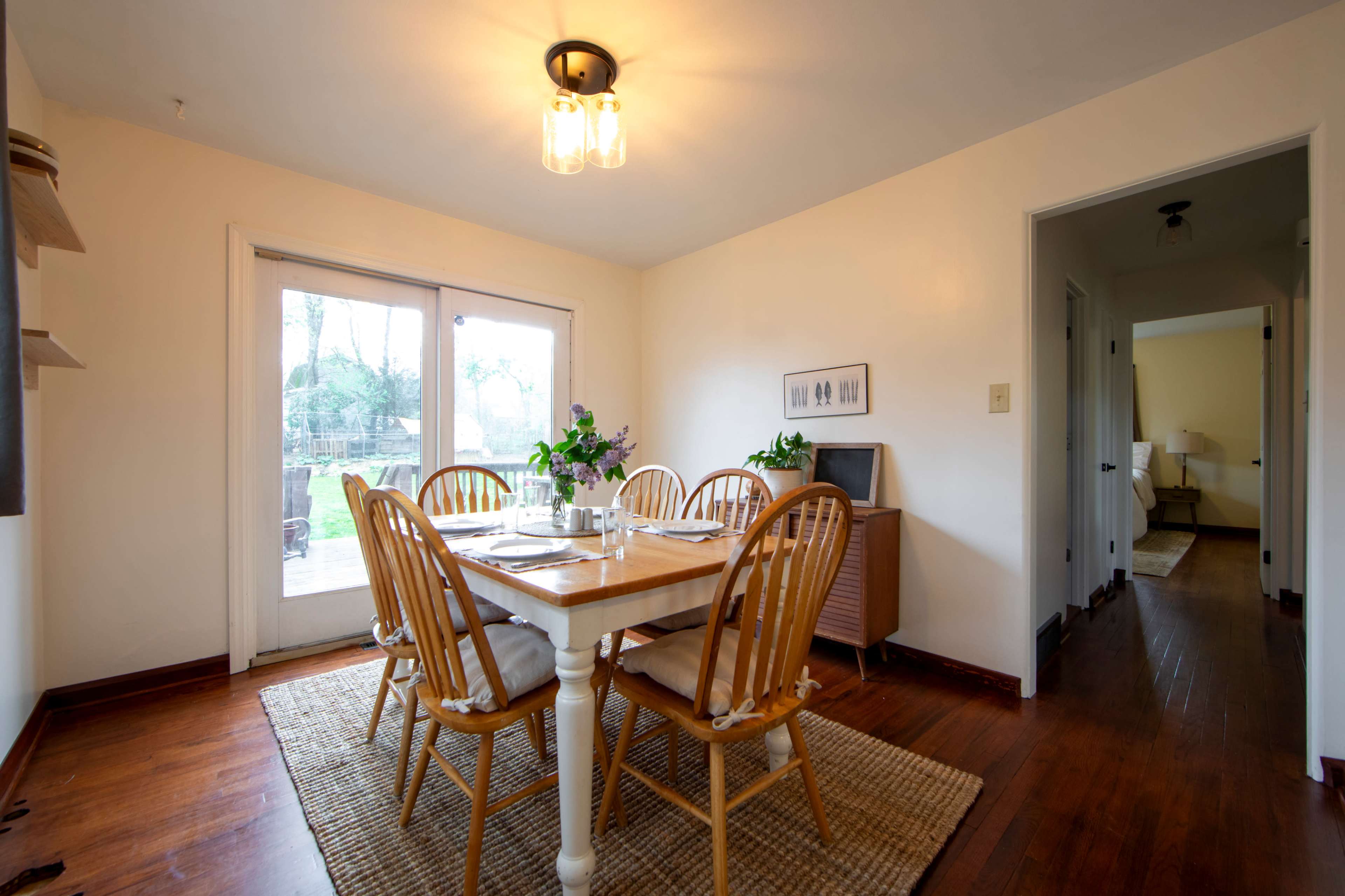 Smart TV | Stocked Kitchen | Minimalist Image in Springfield Township, Akron, OH