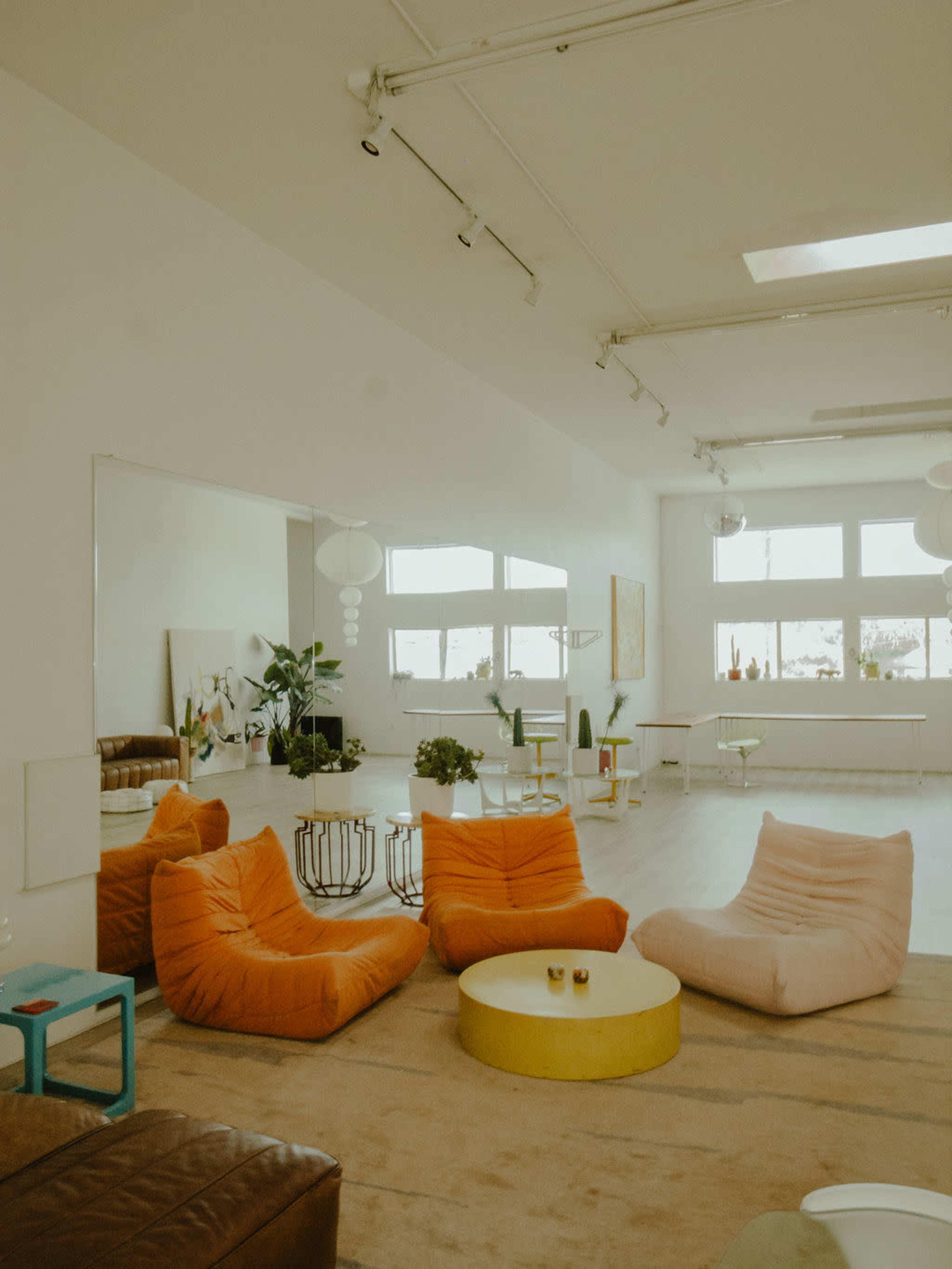 Spacious Loft with Skyline View Image in Central LA, Los Angeles, CA