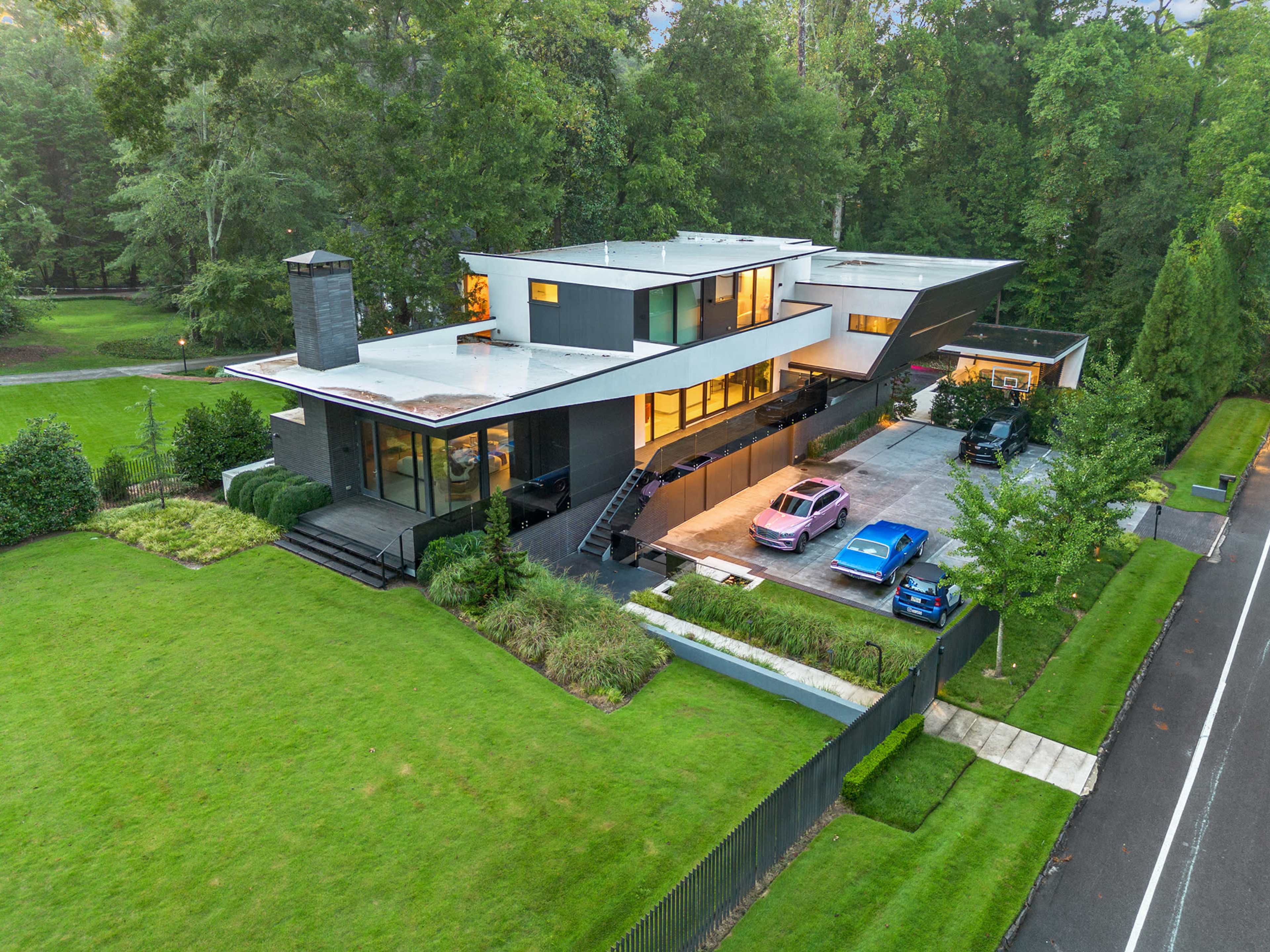 Contemporary Modern Home With A Pool Image in Buckhead, Atlanta, GA