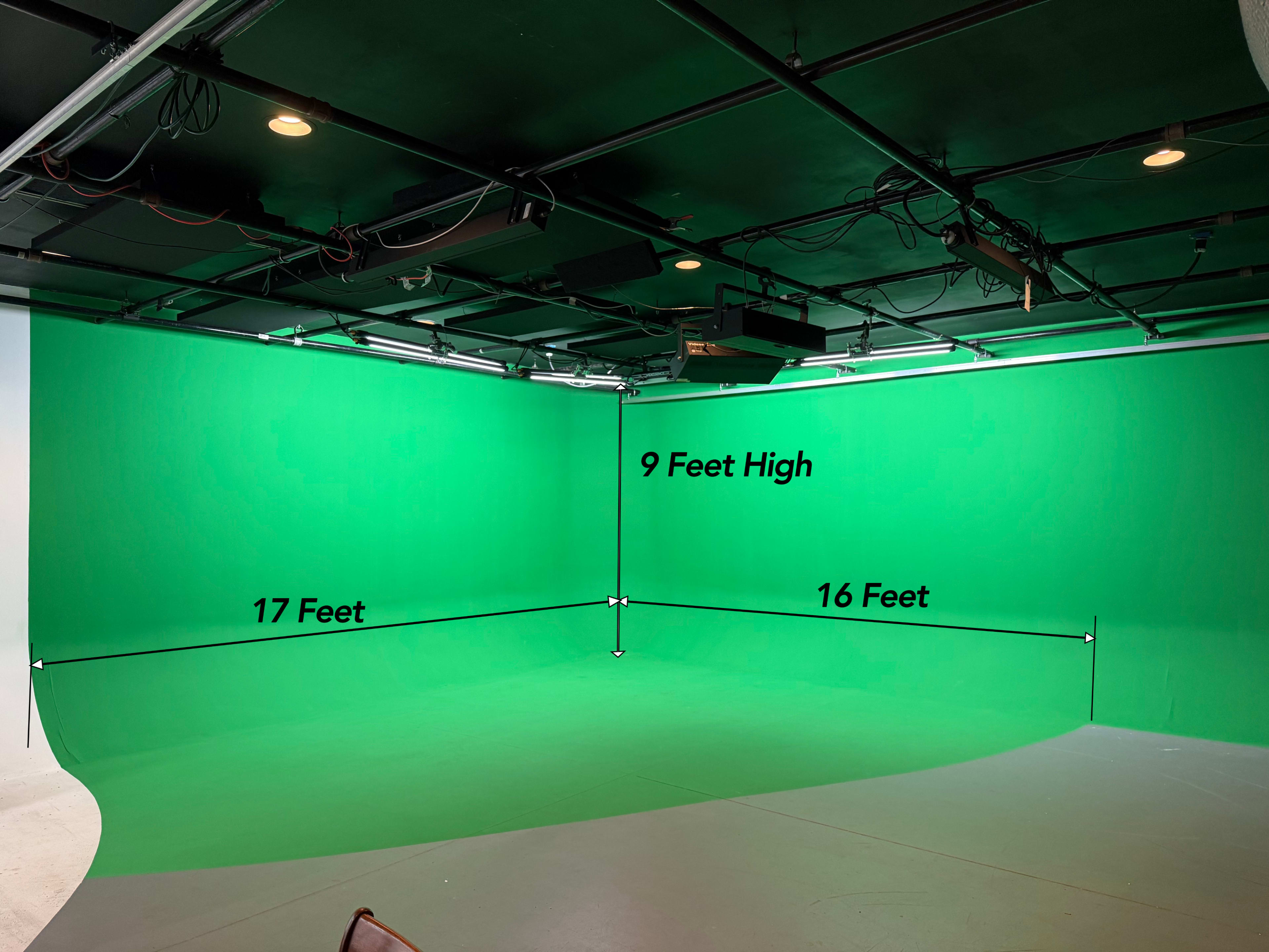 Cyclorama Studio | Green & White Walls Image in East Pikeland Township, Phoenixville, PA