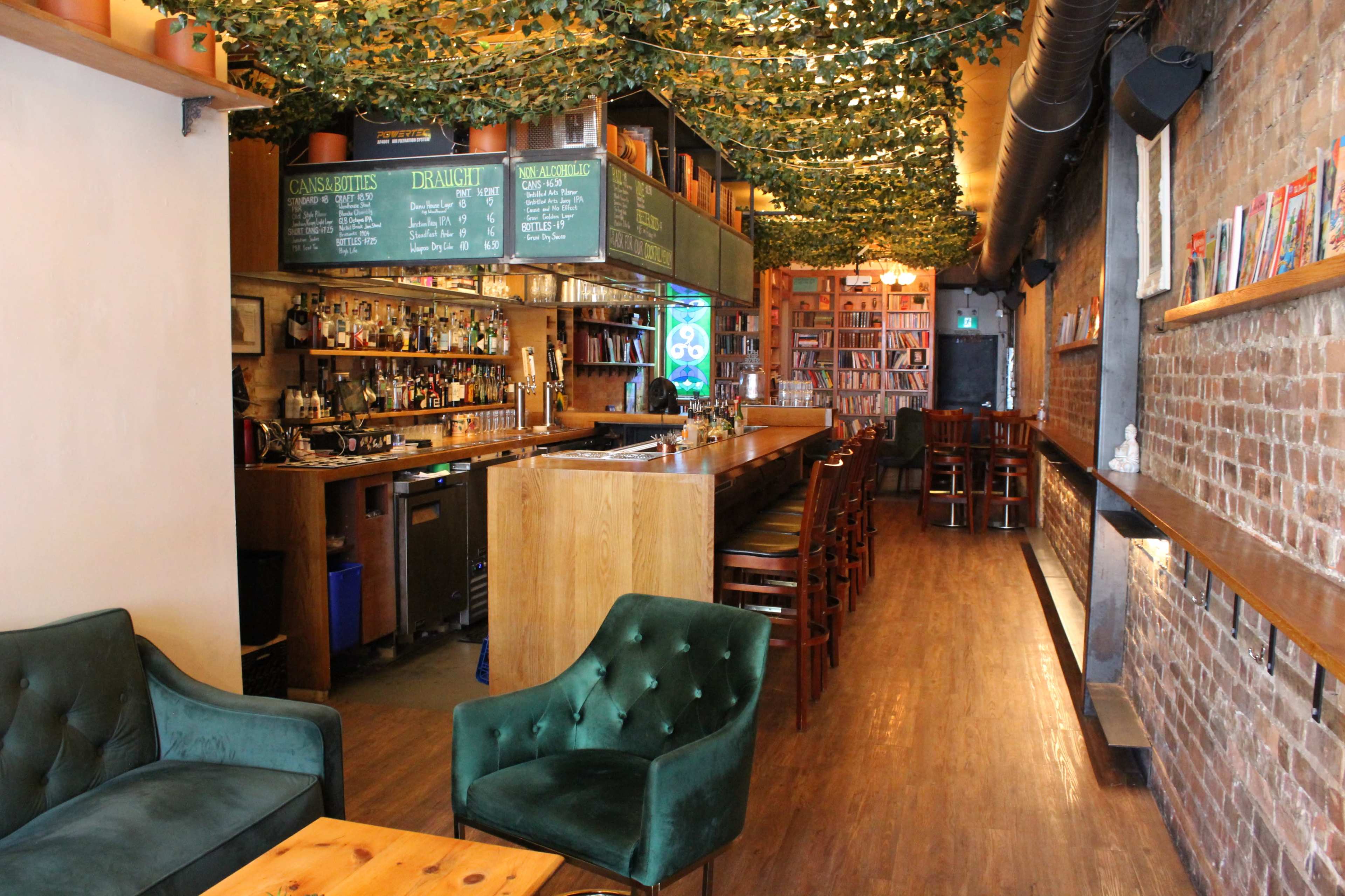 Cozy meeting and workshop space in living room like bar in Parkdale Image in Parkdale, Toronto, ON