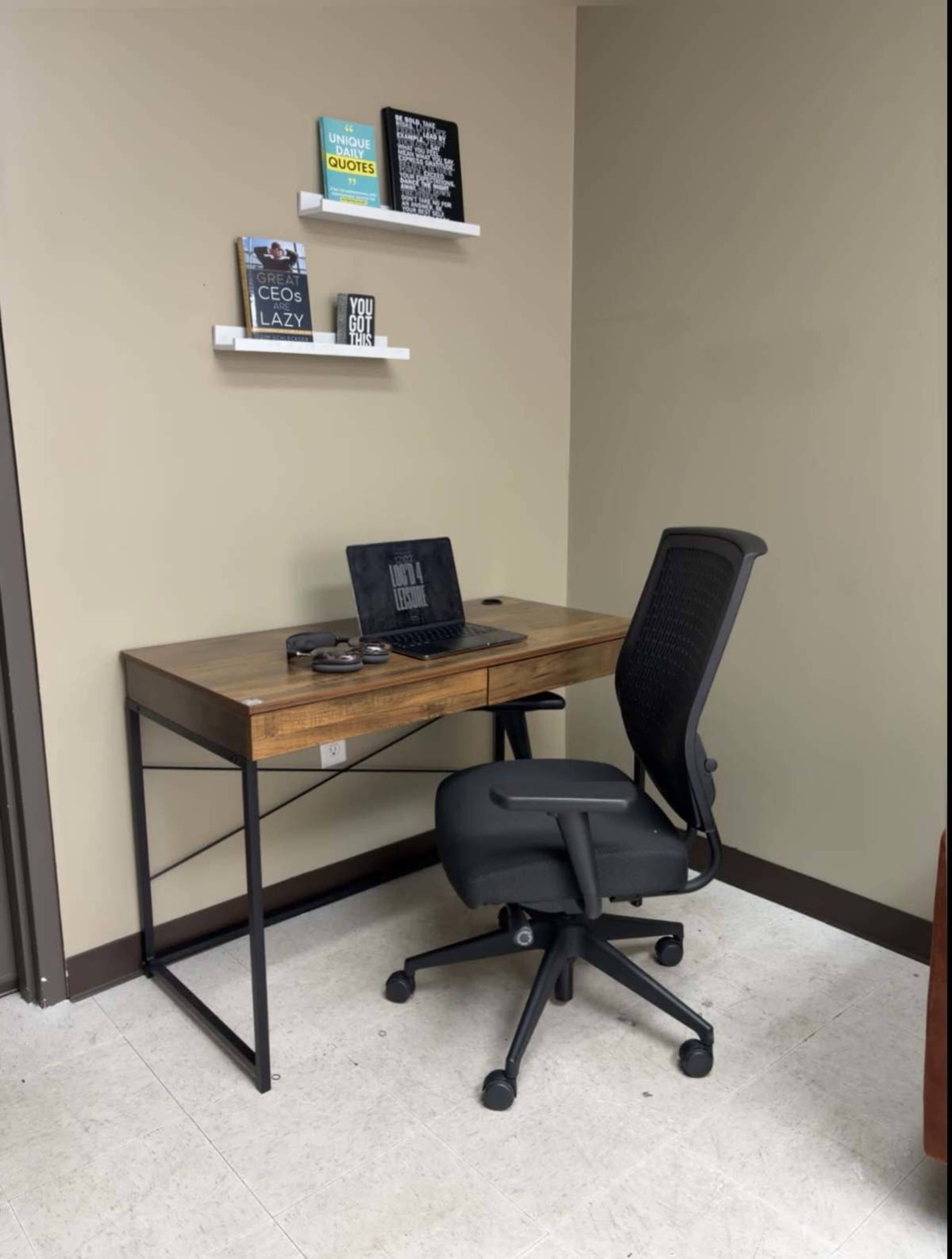 South Houston 2-in-1 Creative Workspace Image in Pearland, Pearland, TX