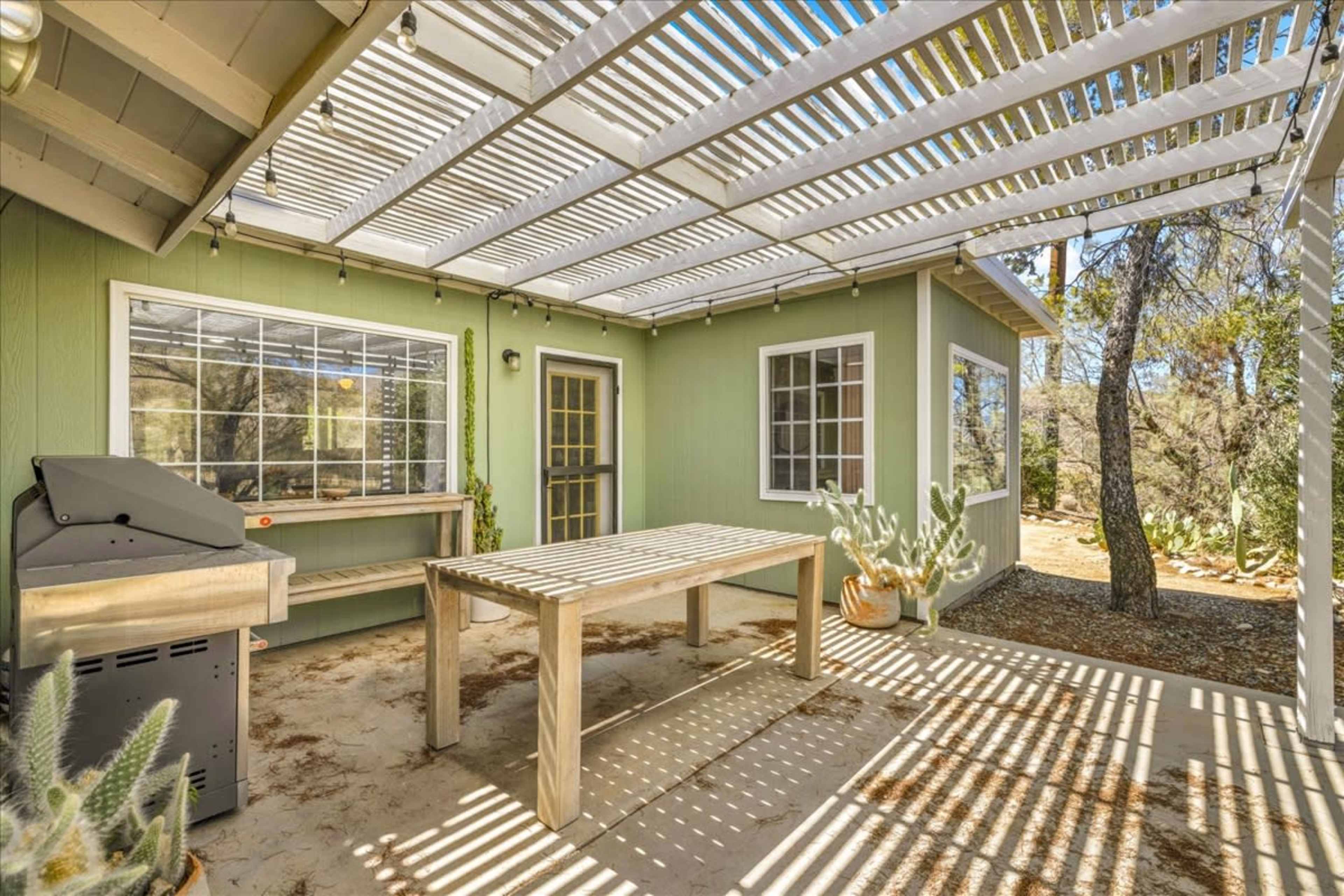 Desert Home with Mountain Views Image in Morongo Valley, Morongo Valley, CA