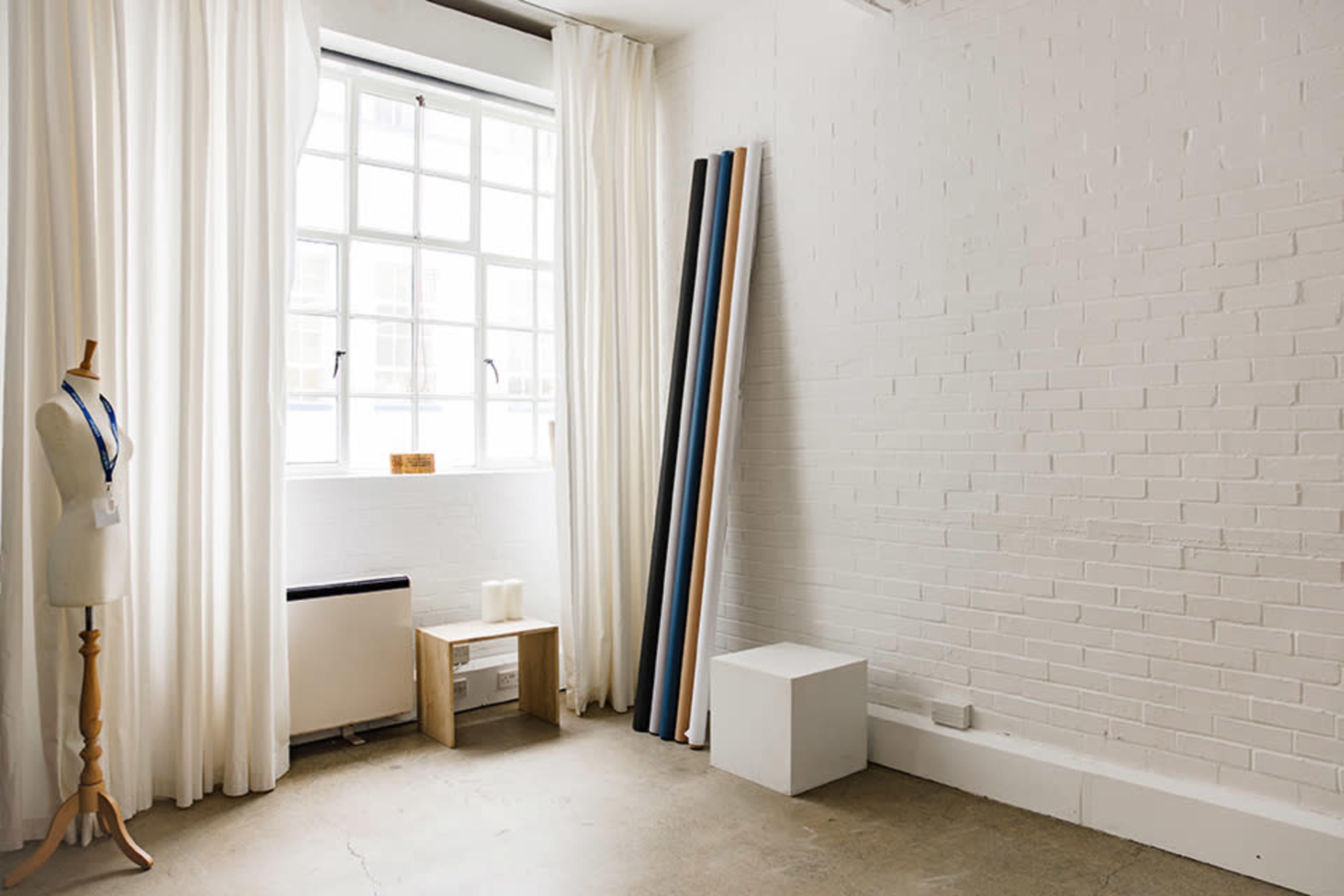 Minimalist Photo Studio in West London Image in Ladbroke Grove, London, ENG