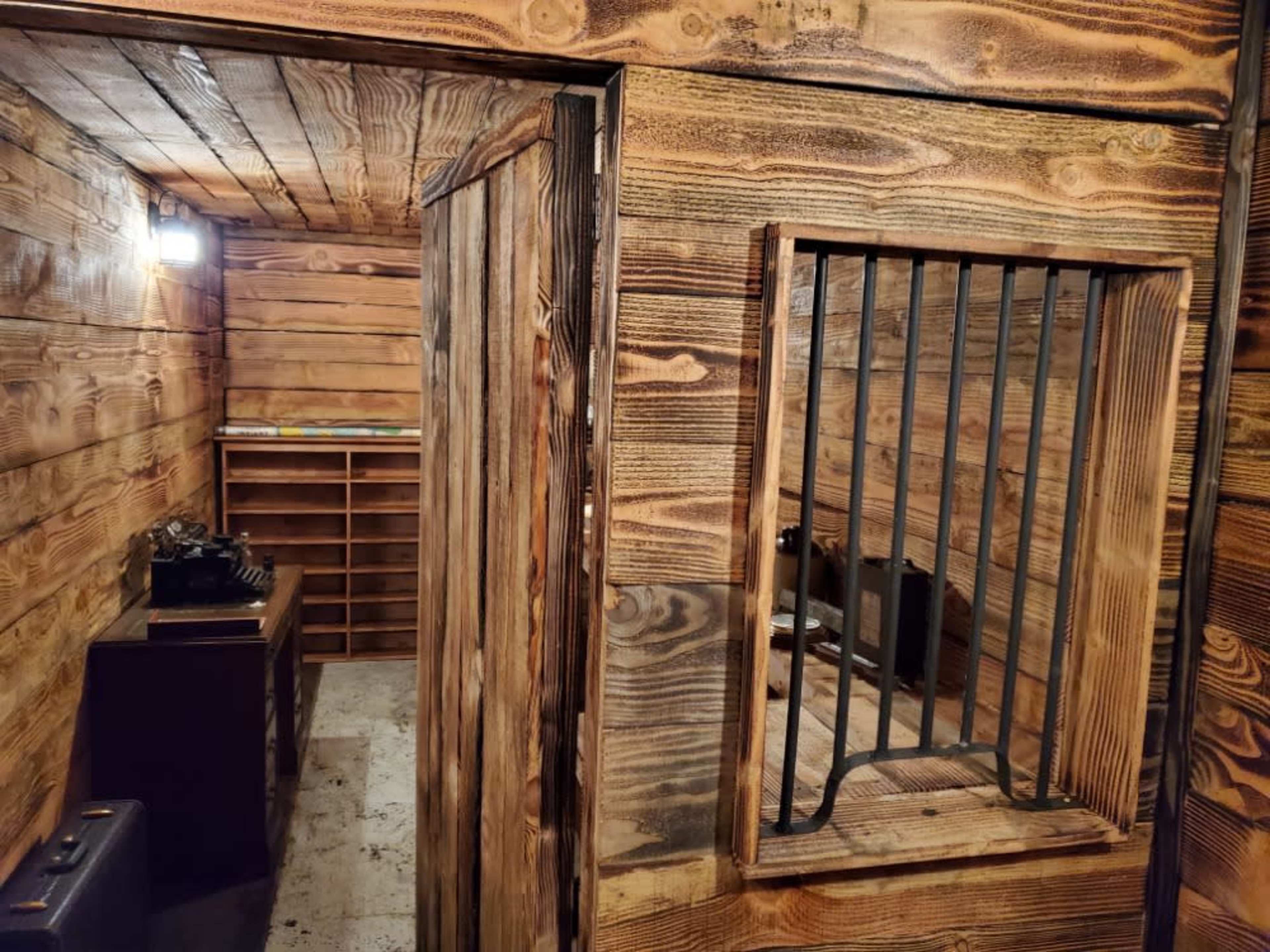 Great Gold Heist Mystery Room