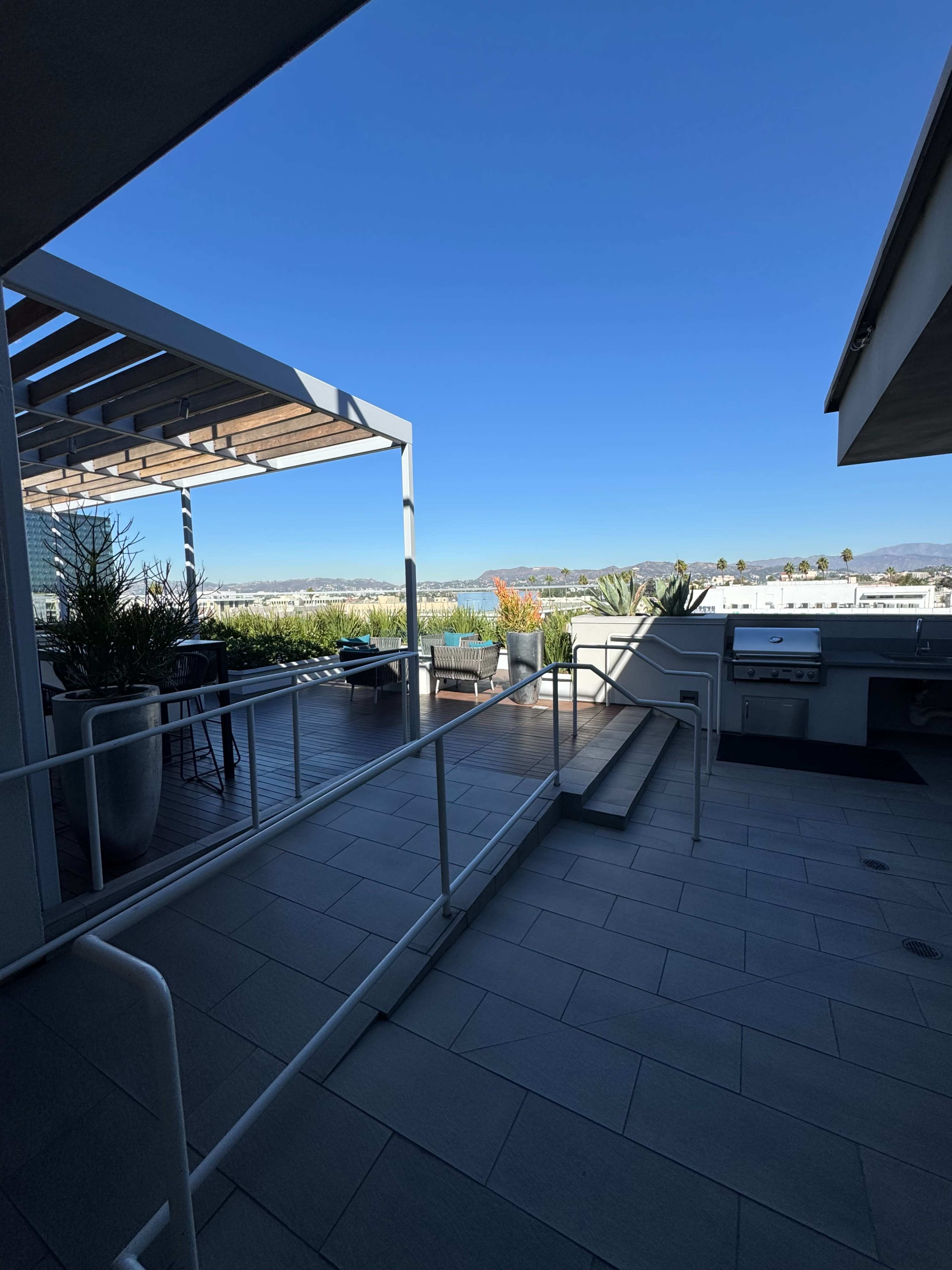 Rooftop Lounge With Sweeping Views in Koreatown Image in Westlake, Los Angeles, CA