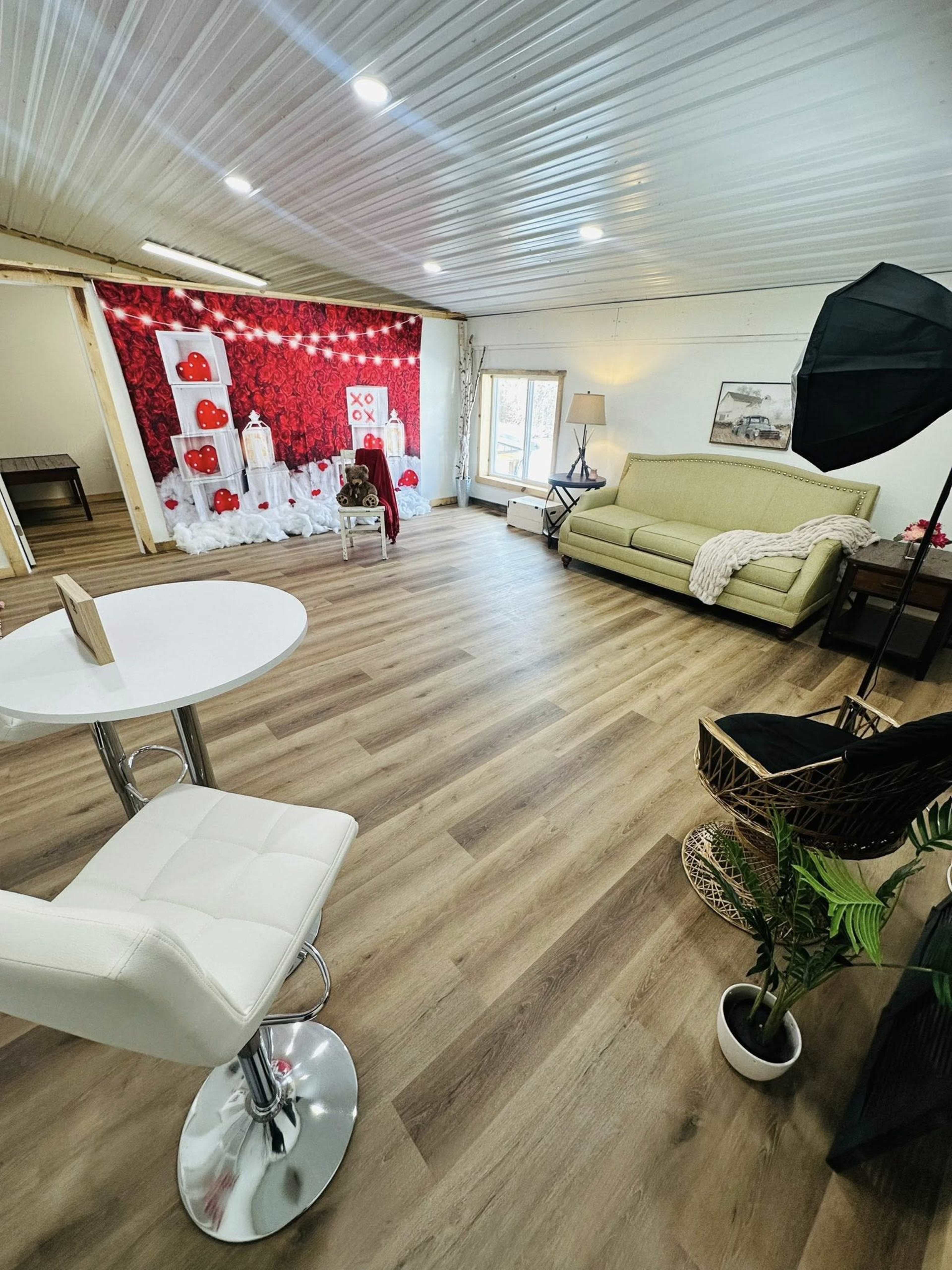 34-acre farm with indoor, private, heated studio Image in Tyrone Township, Fenton, MI