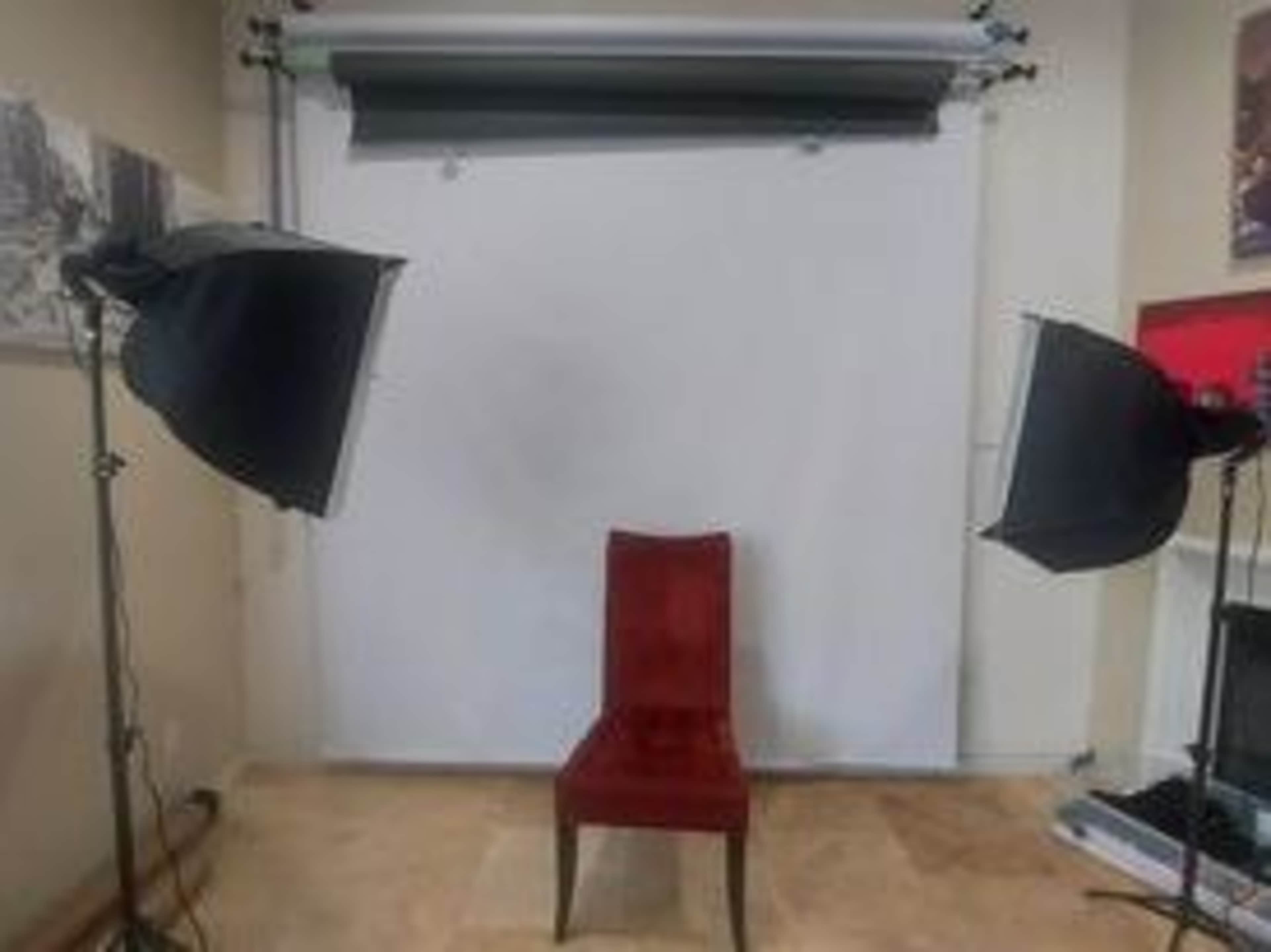 WHITE PHOTOGRAPHY BACKDROP