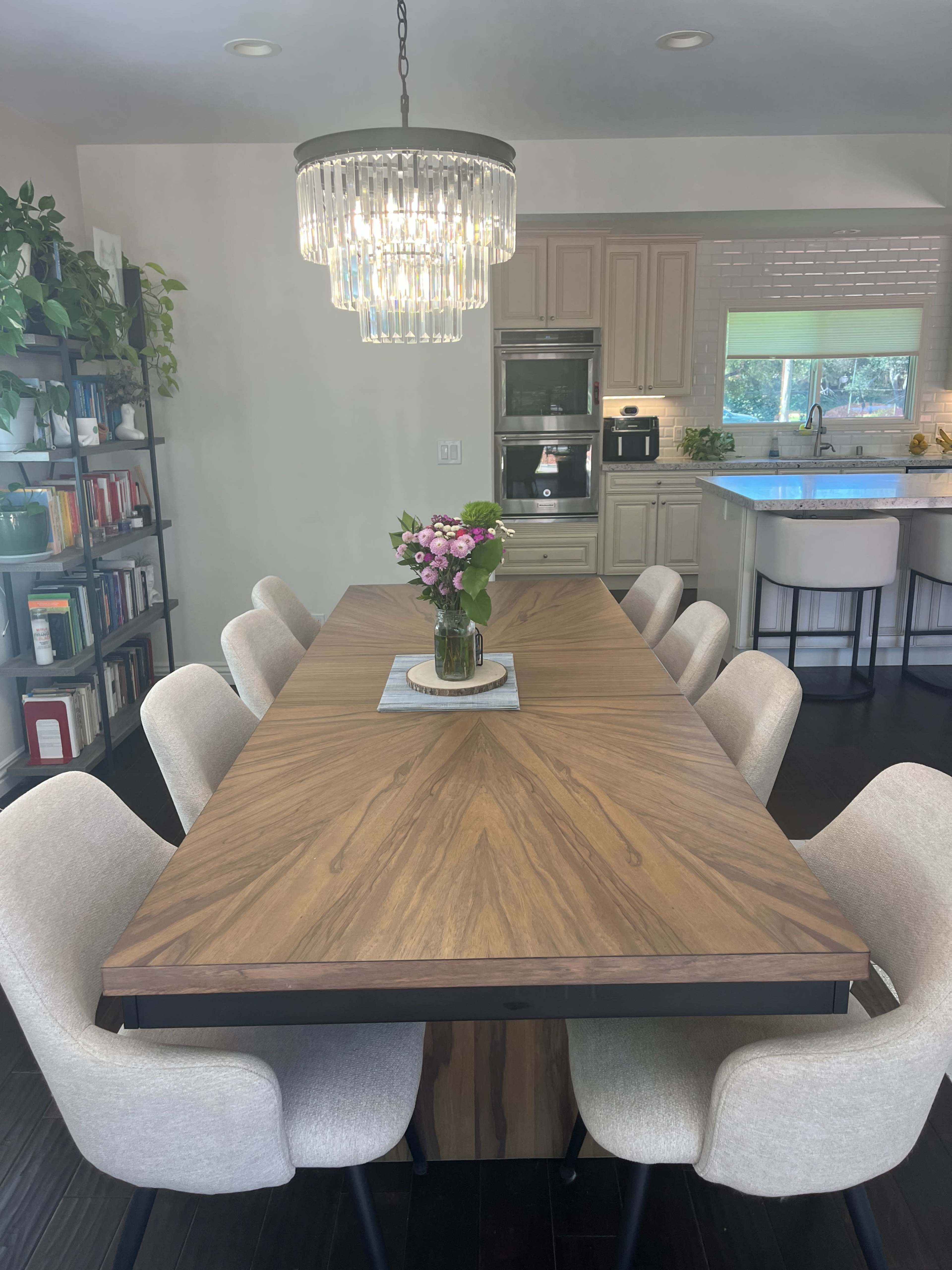 Minimalist Chef's Kitchen & Dining Room Image in Pasadena, PASADENA, CA