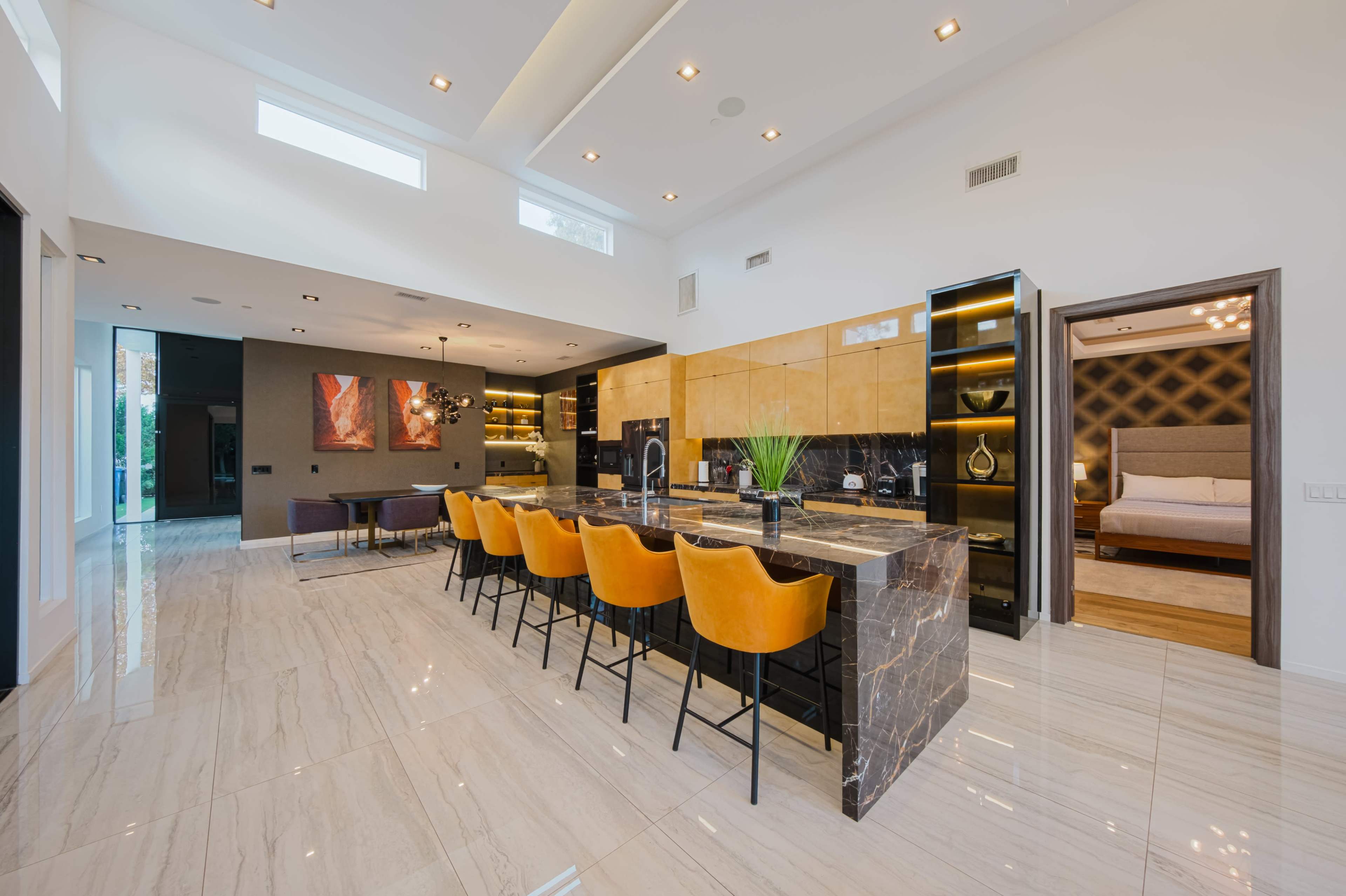 CHIC OASIS OF LIGHT AND LUXURY Image in Valley Village, Los Angeles, CA