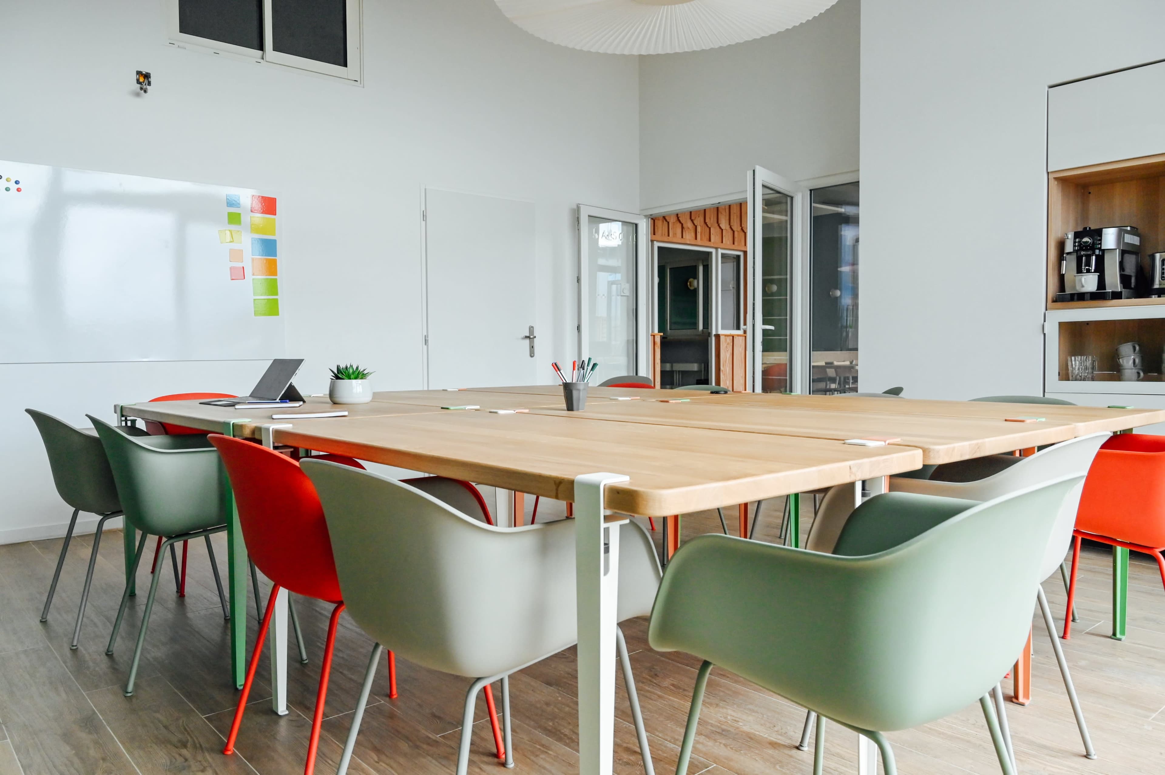 Salle de réunion 30 m² – Idéale pour réunions et formations Image in Gare St Jean, Bordeaux