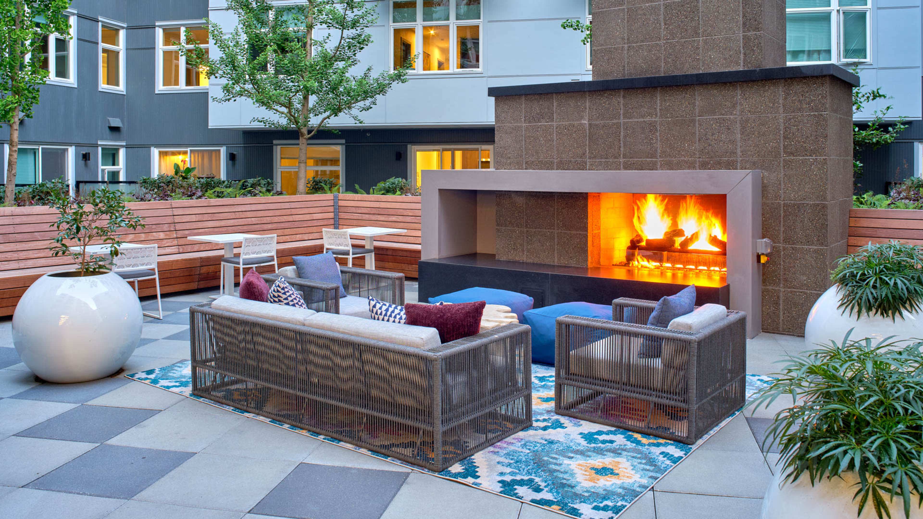 Spacious Entertaining Space with Full Kitchen Image in Downtown Seattle, Seattle, WA