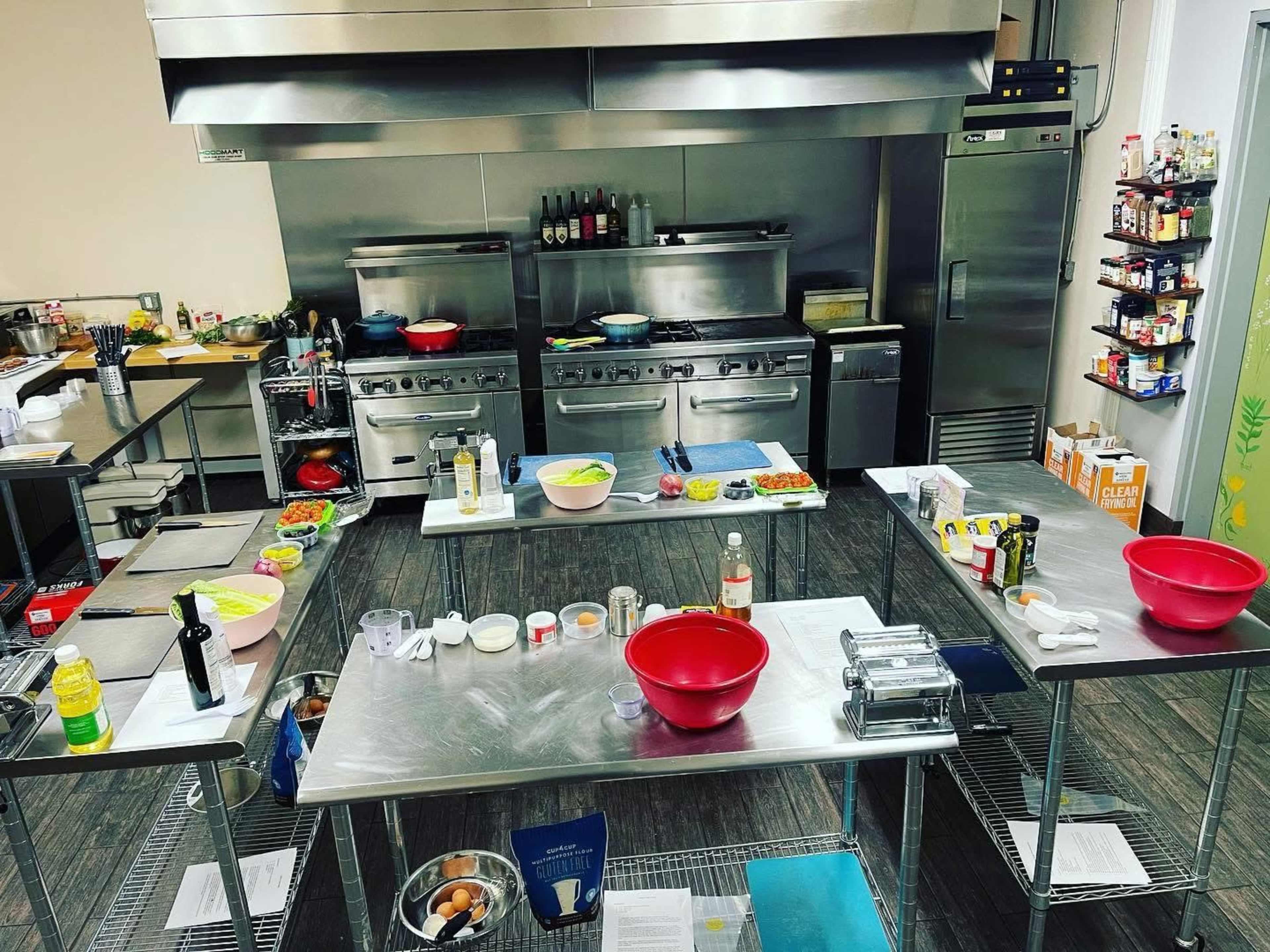 Full Service Restaurant Image in Pine Manor, Fort Myers, FL