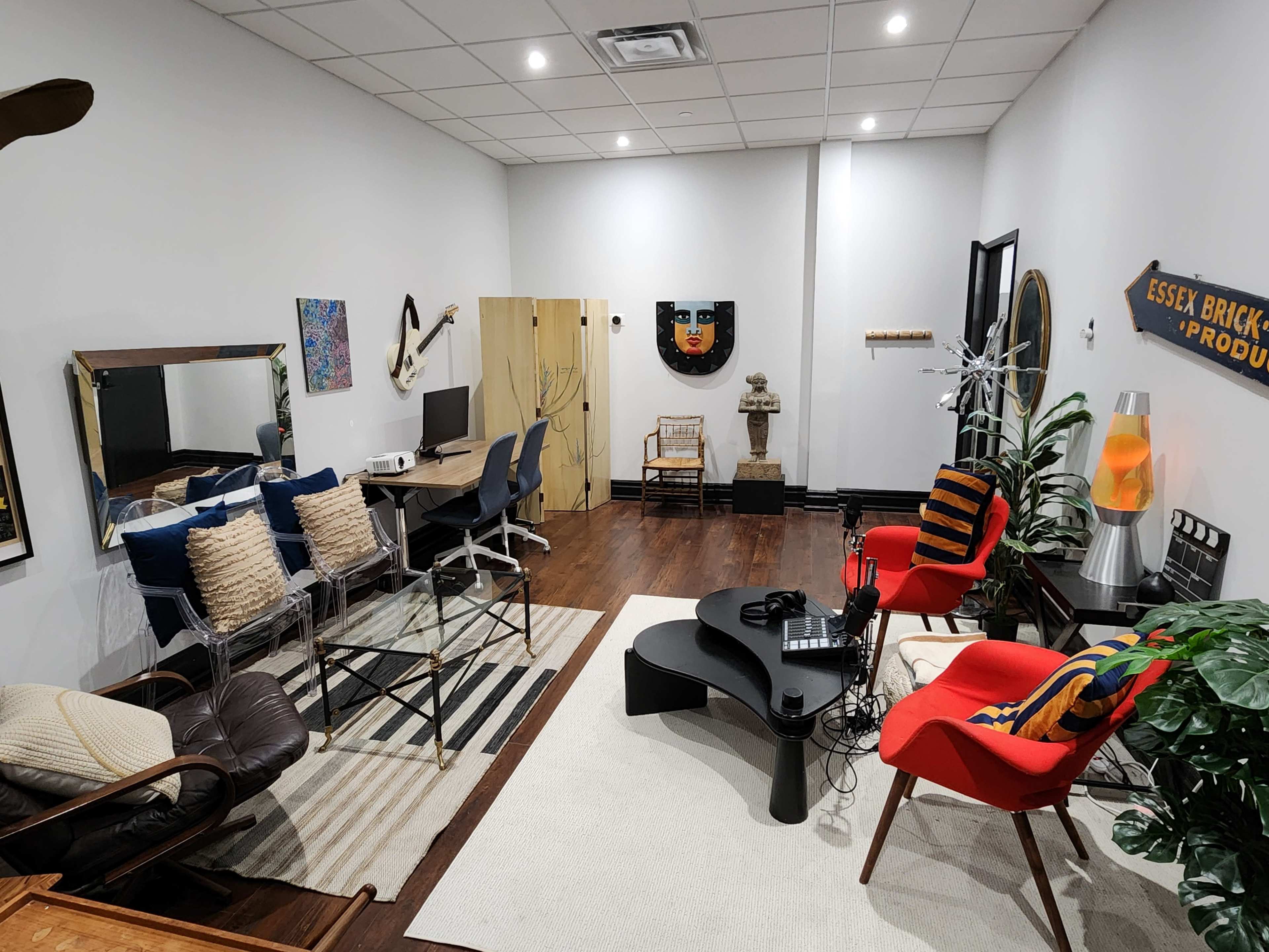 Professional Content & Podcast Studio Lounge in Mississauga Image in Dixie, Mississauga, ON