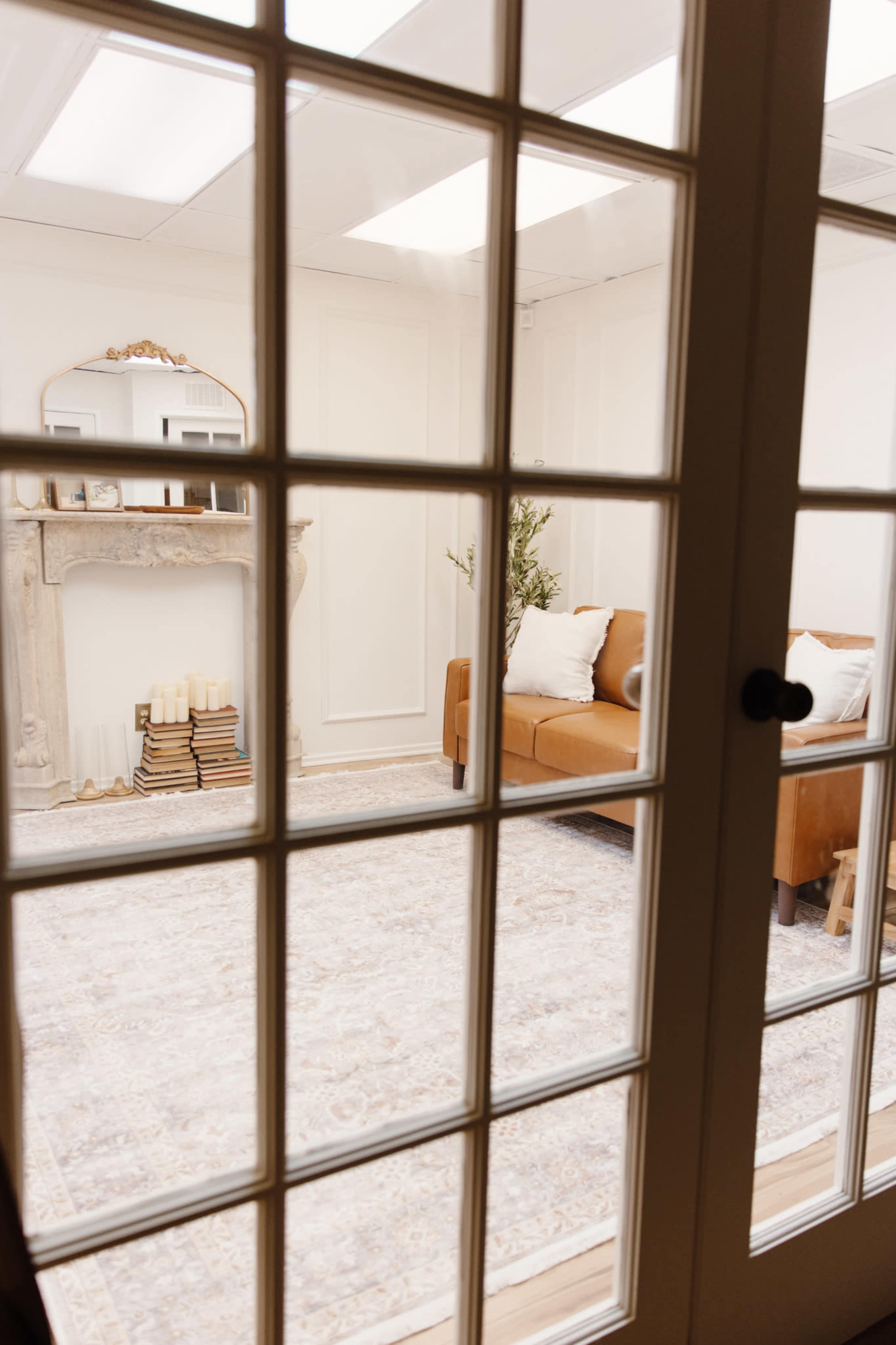 Modern Photo Studio with French Doors Image in Whittier, Whittier, CA