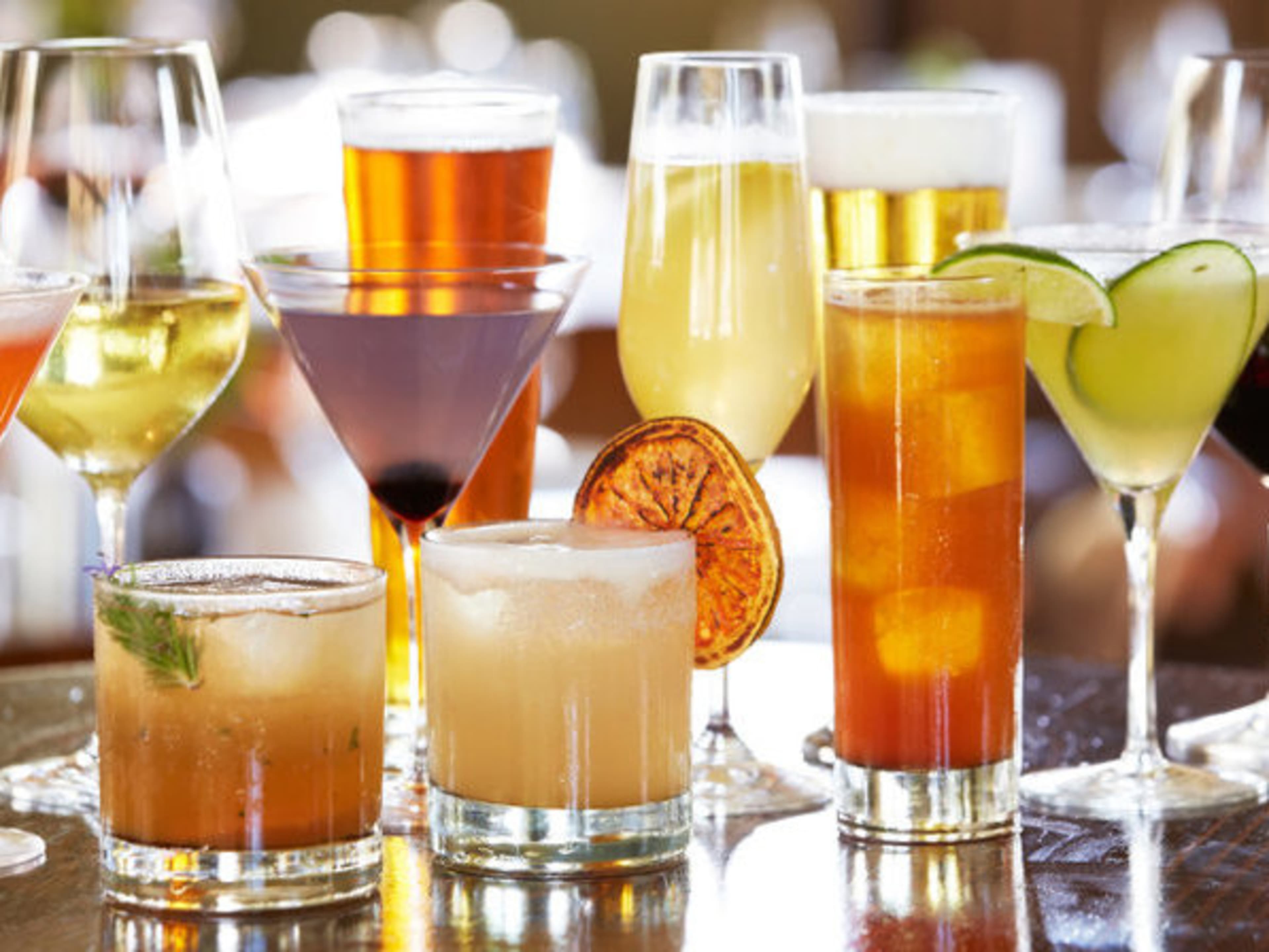Drink package including ice and glasses