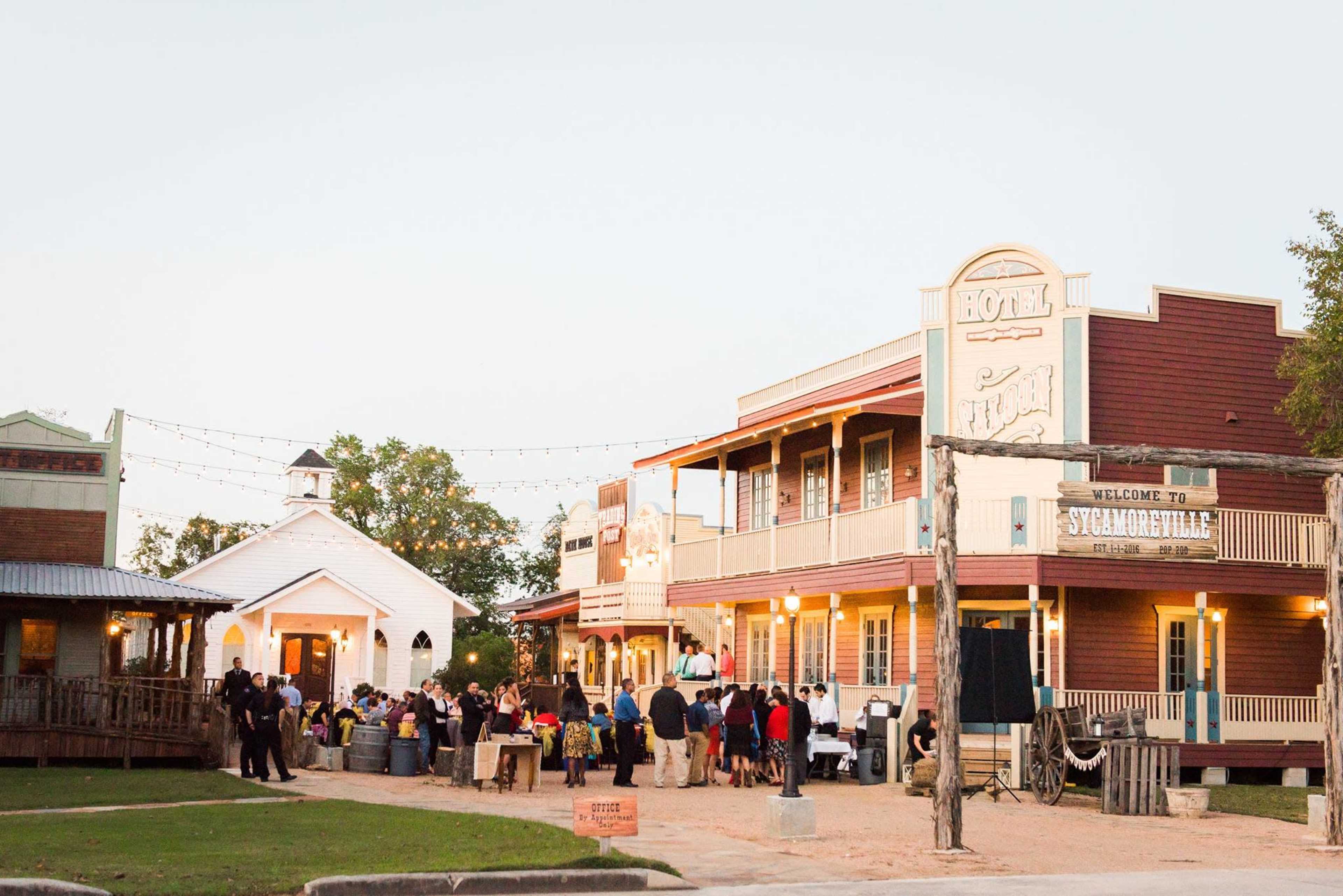 Rustic Western Event Space in a Quiet Neighborhood Image in Golden Acres, Pasadena, TX