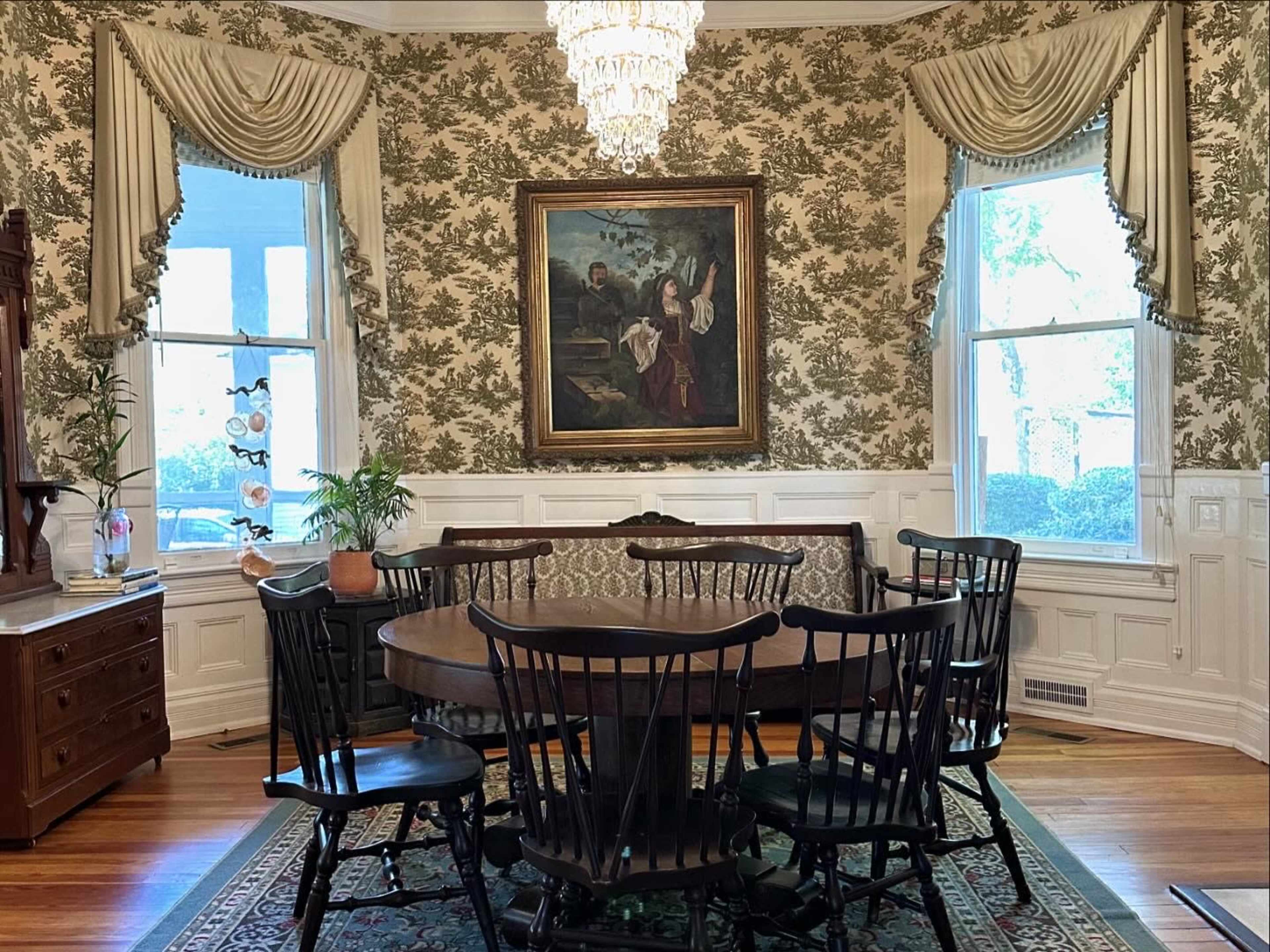 Bold Victorian Mansion in Charming Small Town Image in Montezuma, Montezuma, GA