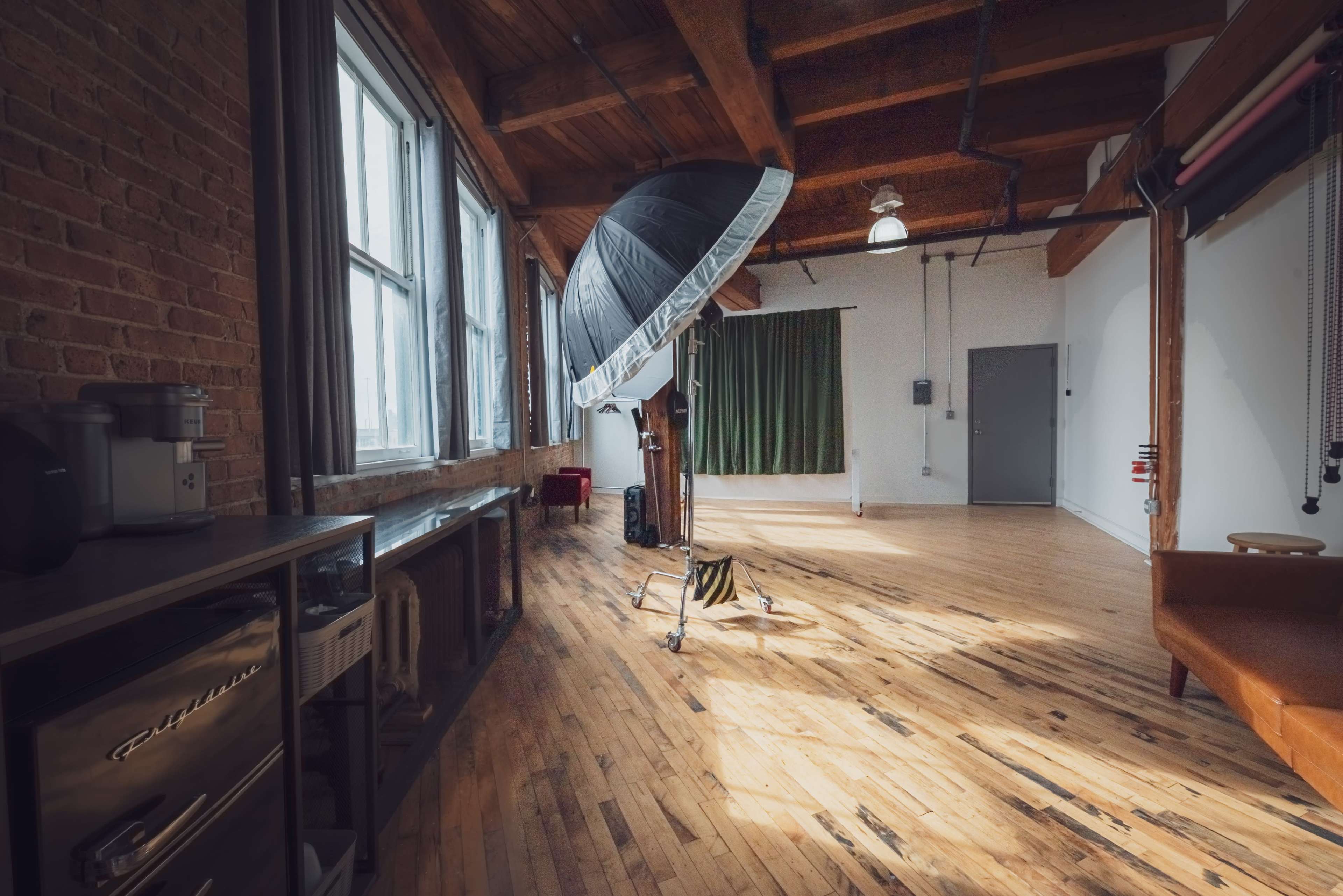 Natural Light Photography Studio (Goose Nest Studios) Image in Lower West Side, Chicago, IL
