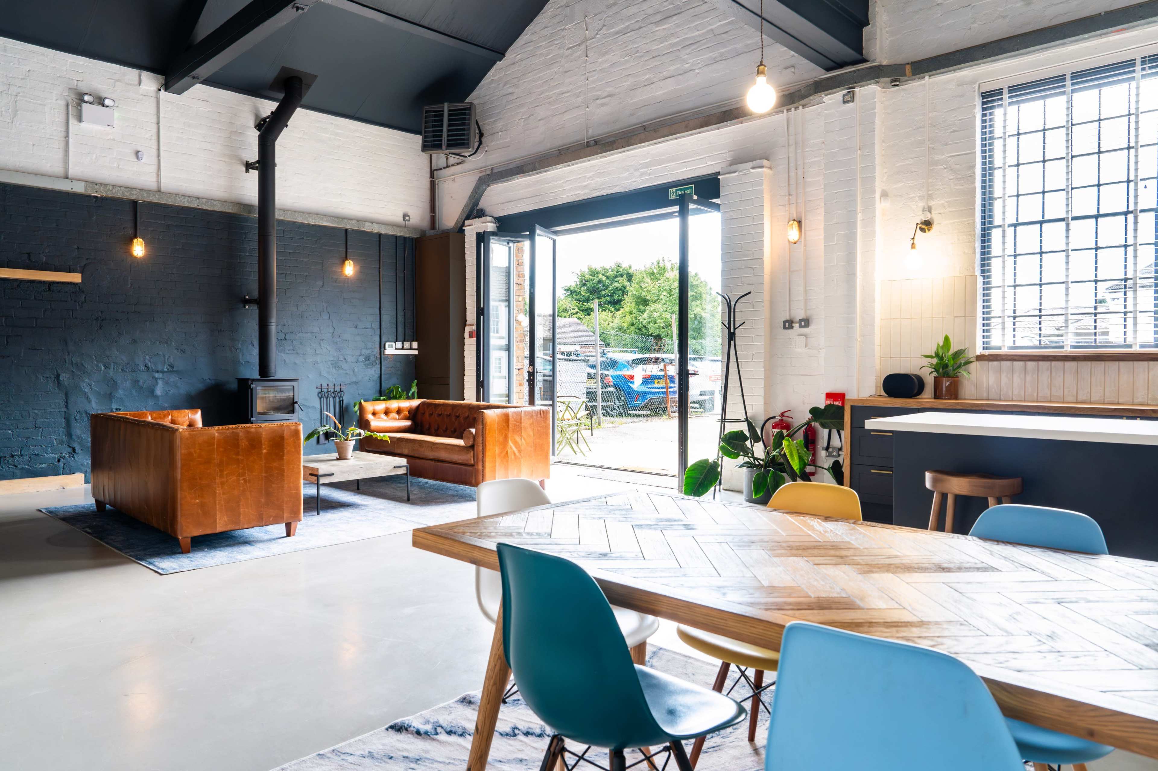A one-of-a-kind photography, film and events space with infinity cove, kitchen set and audio booth. Image in Derwent, Derby, ENG