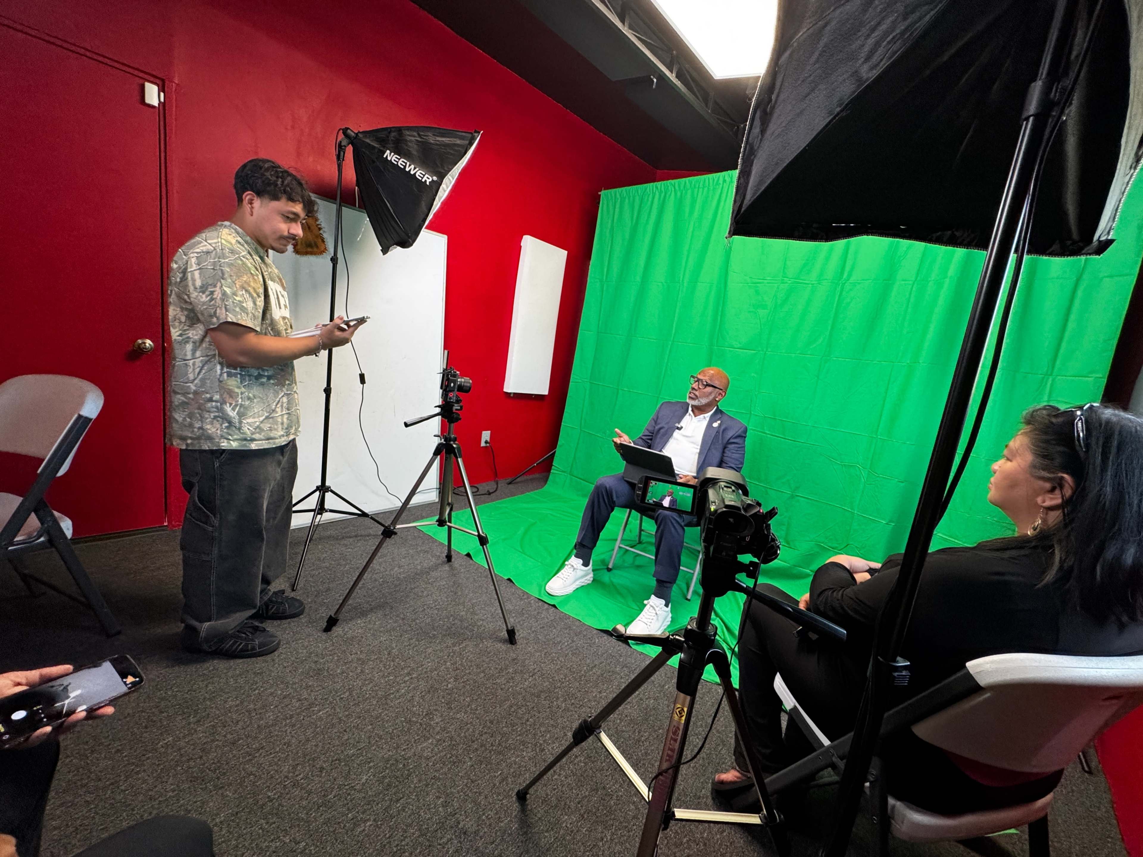 Music Studio perfect for pictures/videos or song recording Image in , Corona, CA