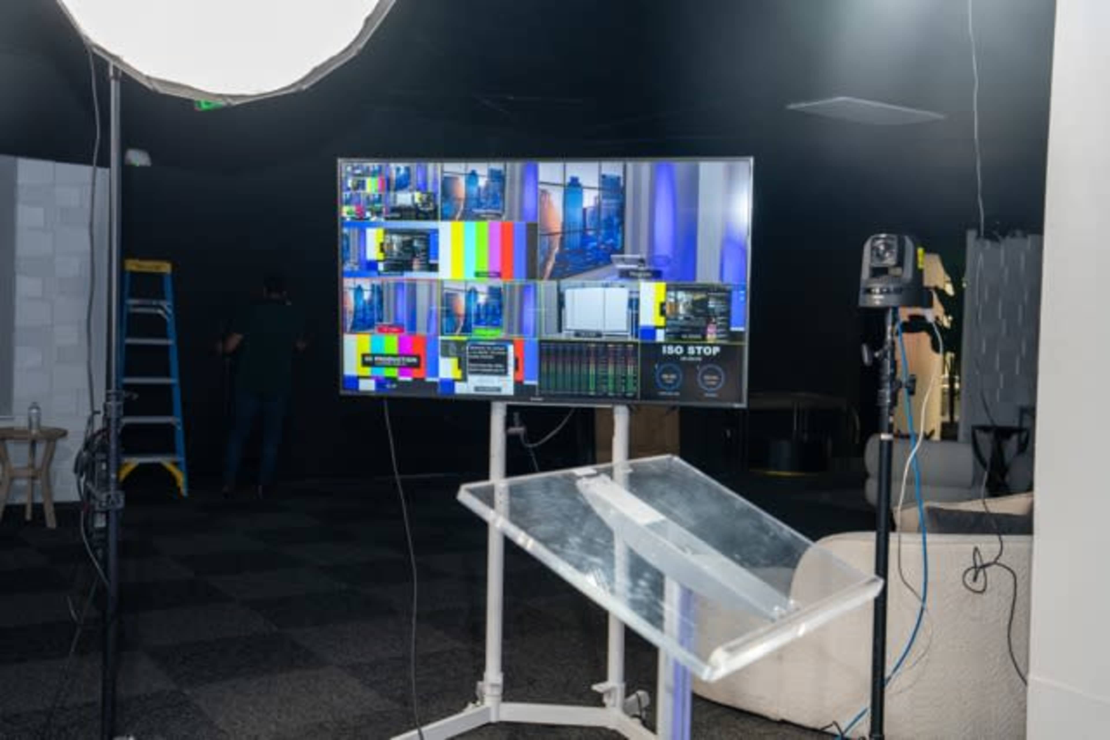 Creative Studio with Lights & City Backdrop – Irvine Image in Irvine Business Complex, Irvine, CA