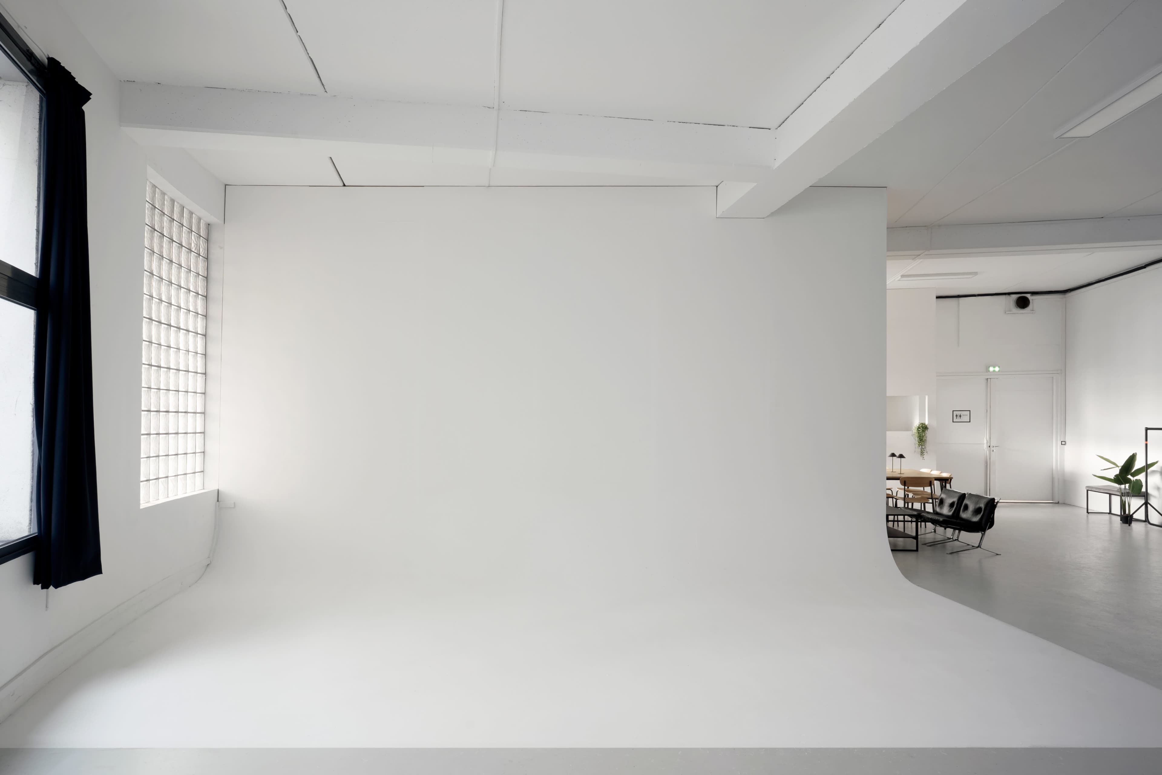 Spacious 200m² Photo & Video Studio in Paris 11 Image in Ste Marguerite, PARIS