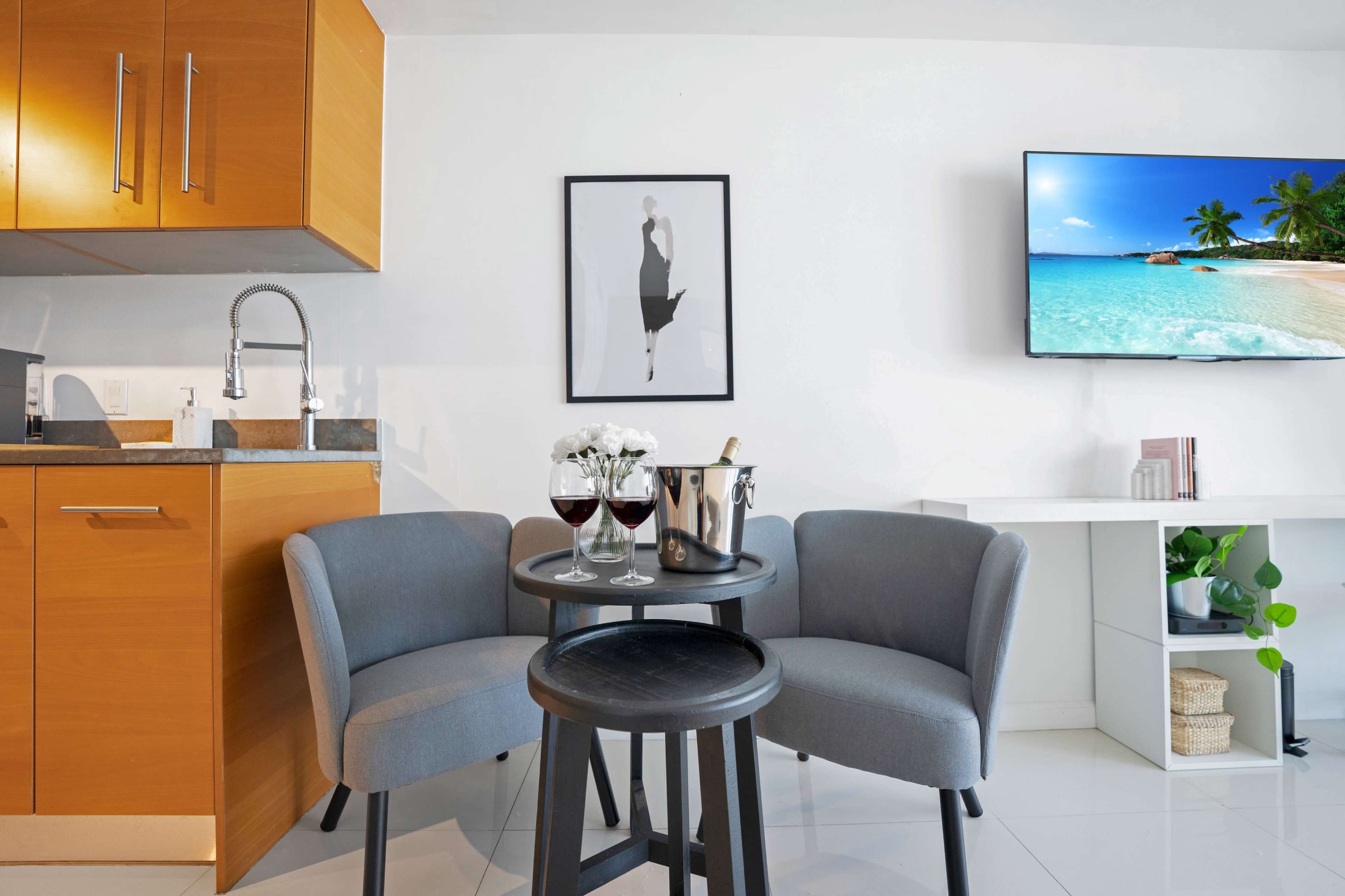 Luxurious Studio with Breathtaking City and Water Views ★ Icon Brickell 48 floor ★ Image in Downtown Miami, Miami, FL