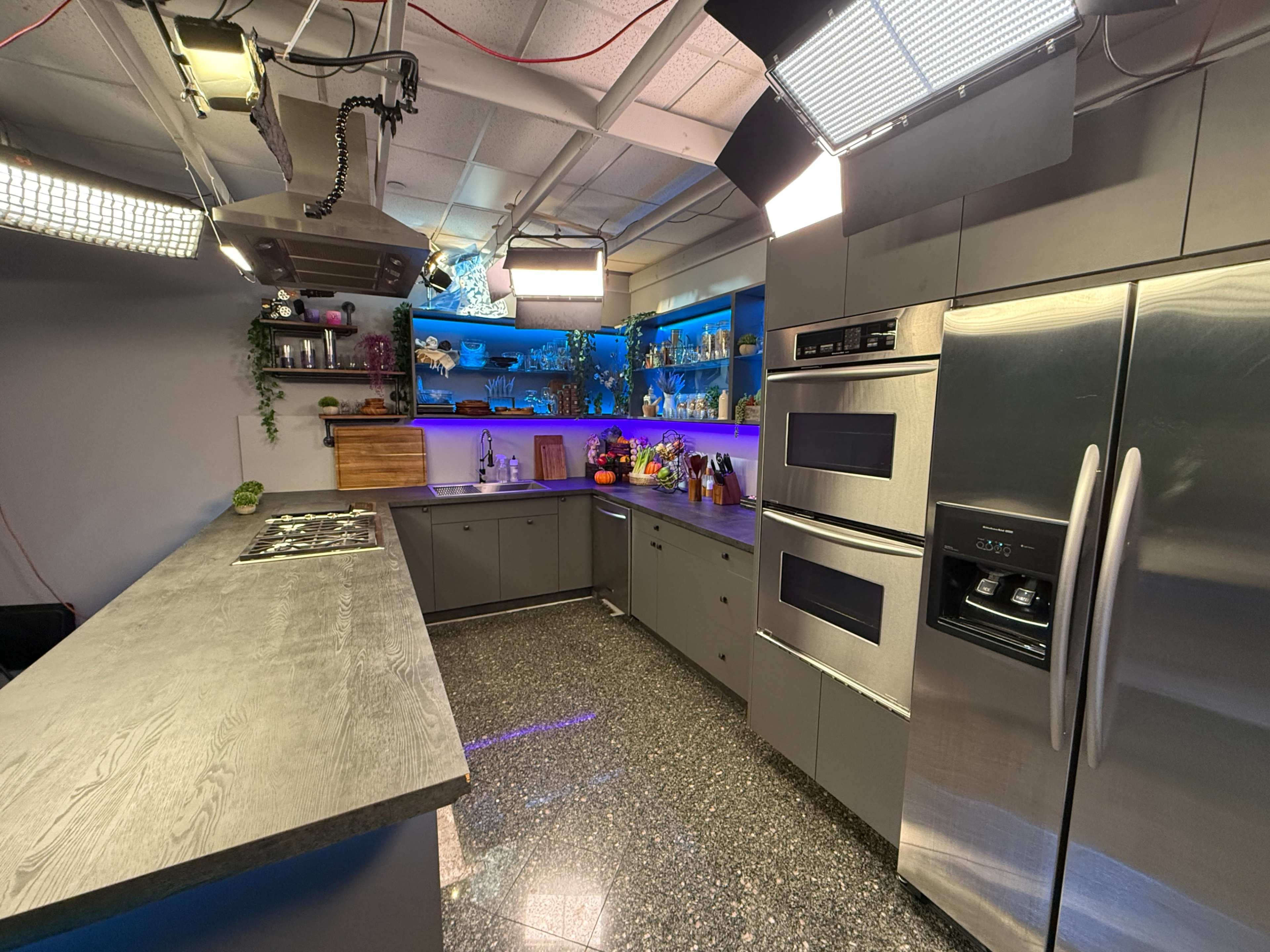 Kitchen Set Image in Astoria, Astoria, NY
