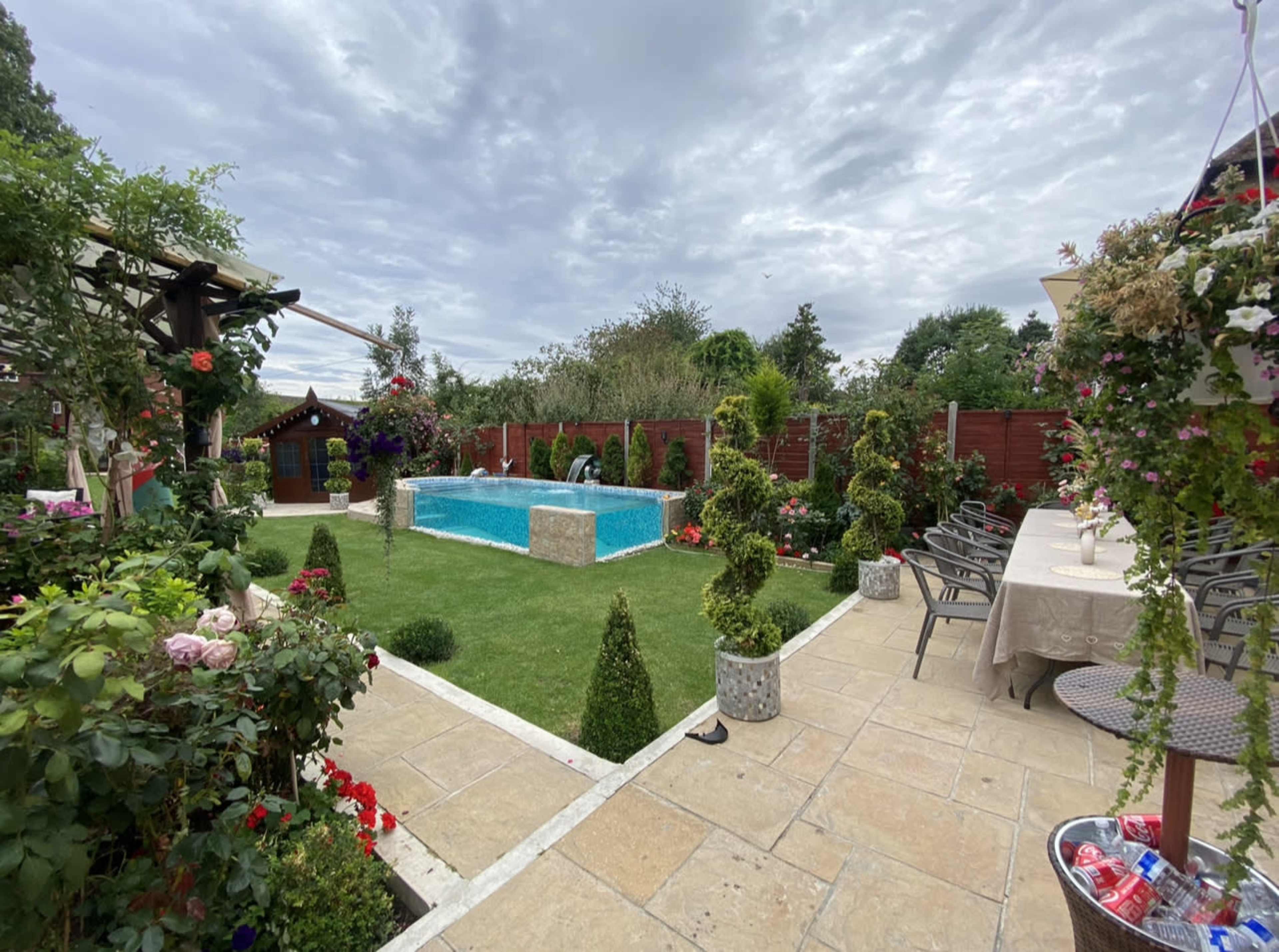 Luxe Glass-Pool House Image in Church End & Roundwood, London, ENG