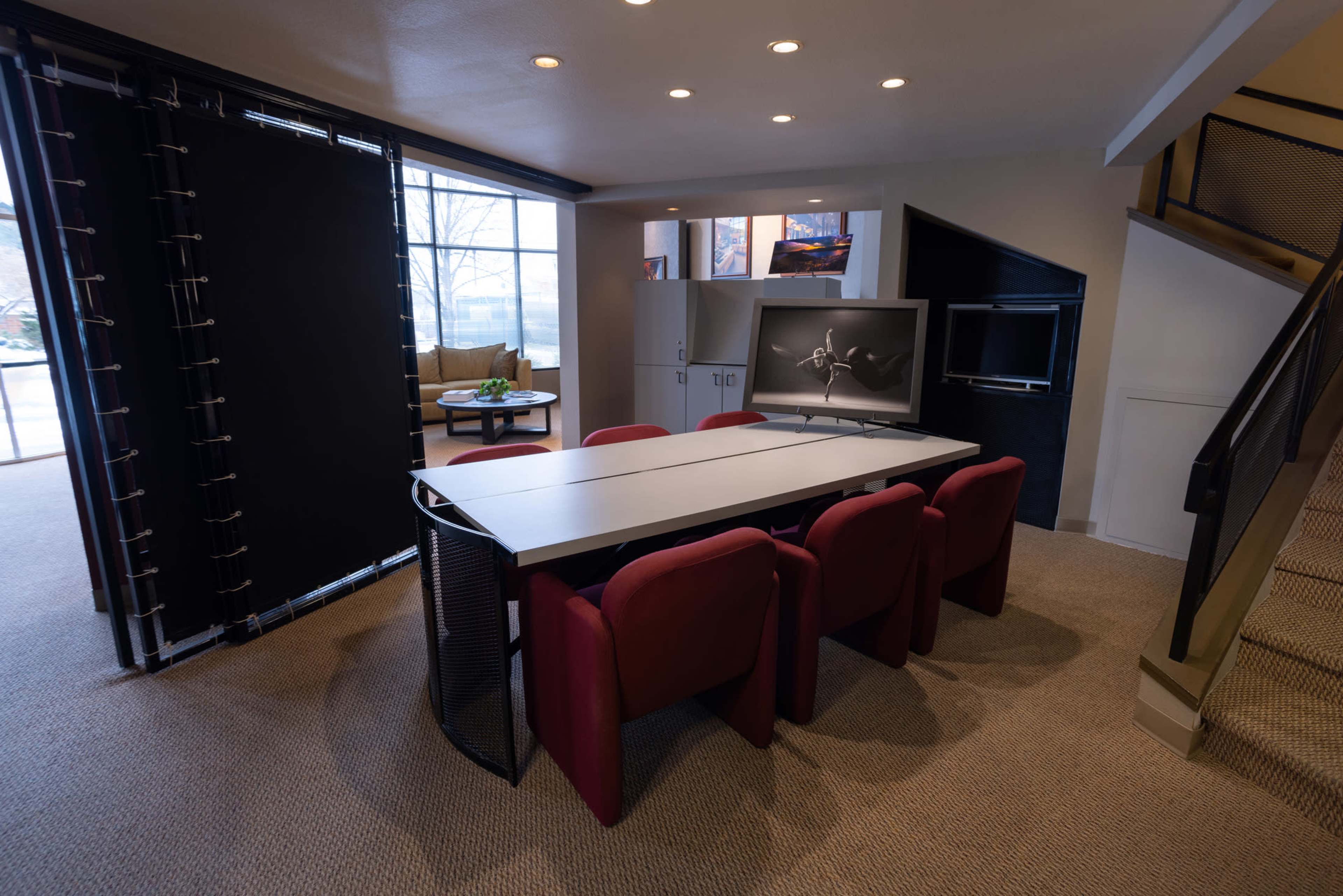 Downtown Versatile Studio By The Lake Image in Coeur d'Alene, Coeur d'Alene, ID