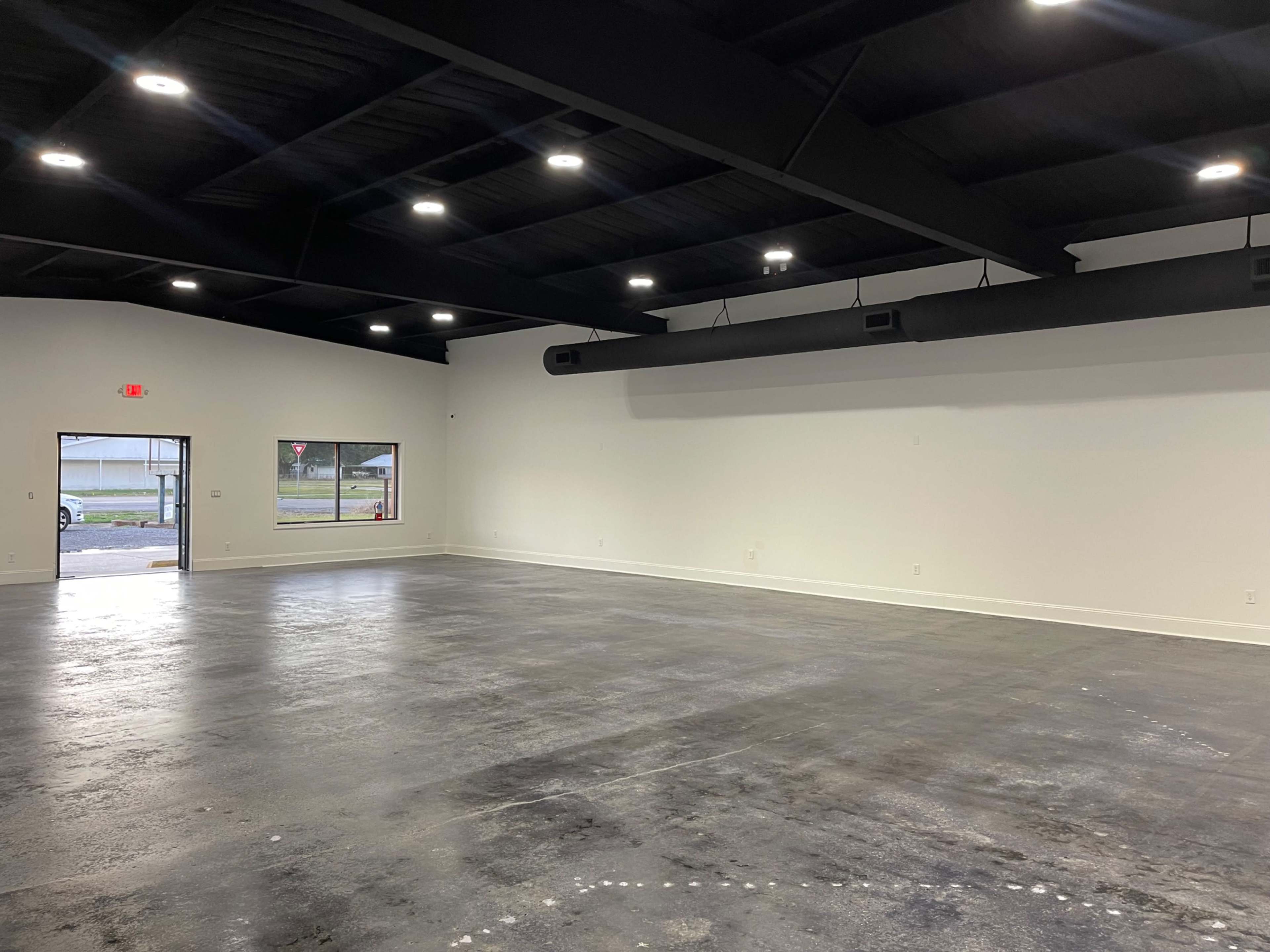 Open concept for a variety of possibilities. Image in New Iberia, New iberia, LA