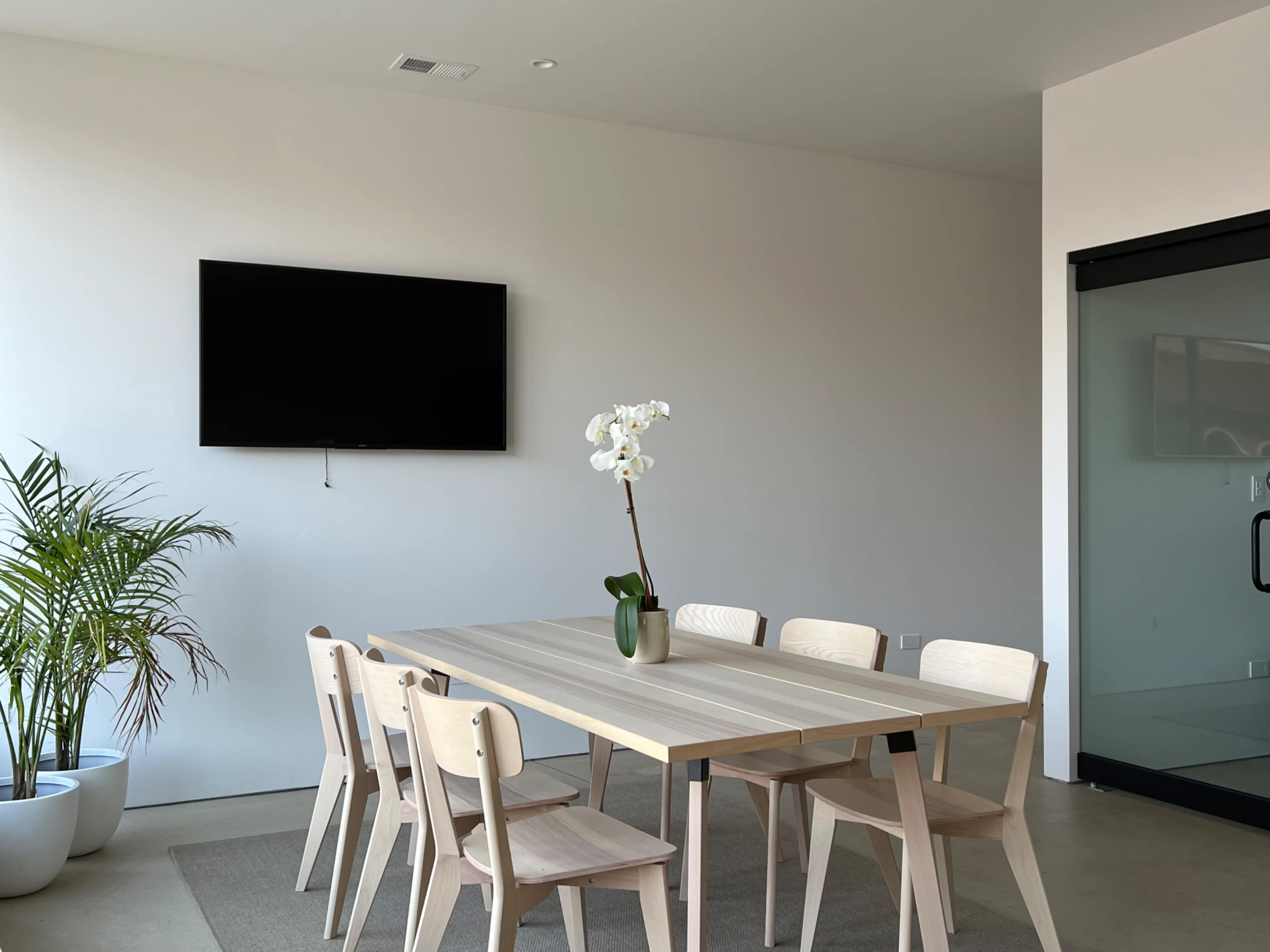 SOPHISTICATED MODERN OFFICE SPACE Image in Leyden Township, Franklin Park, IL