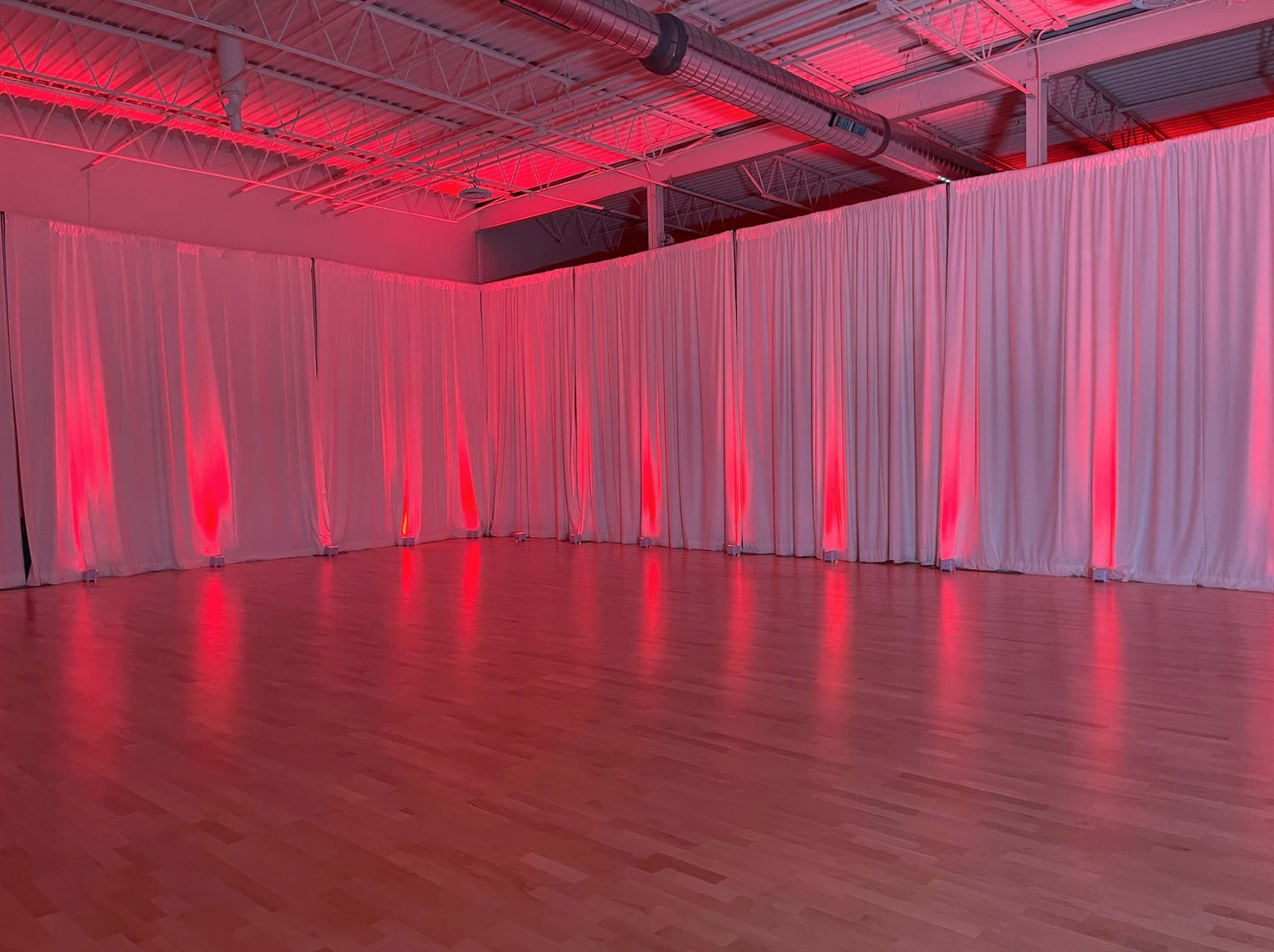Modern Clean Event Studio Space Image in Troy, Troy, MI
