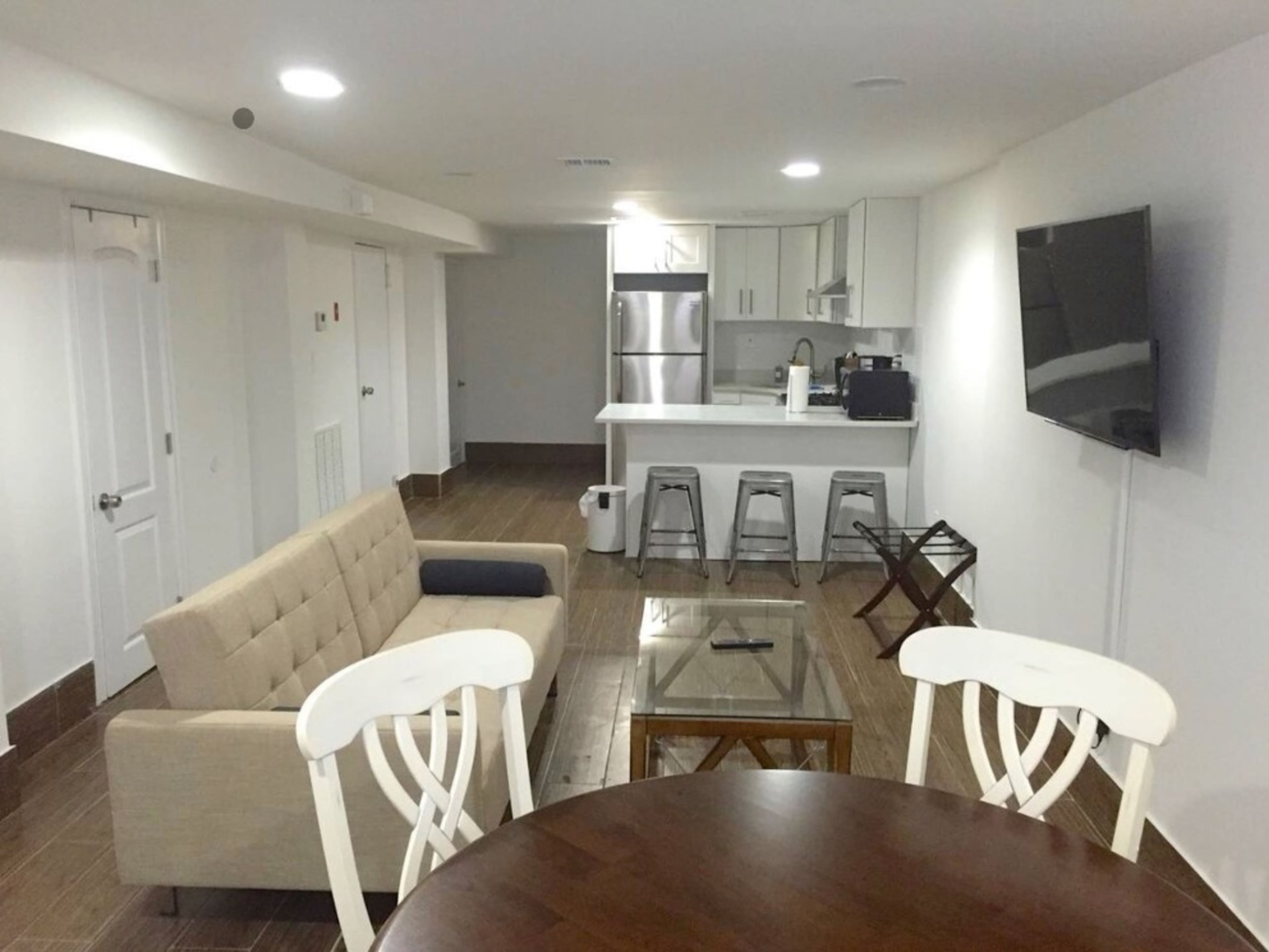 2 bedroom apt attached, kitchen and full bathroom