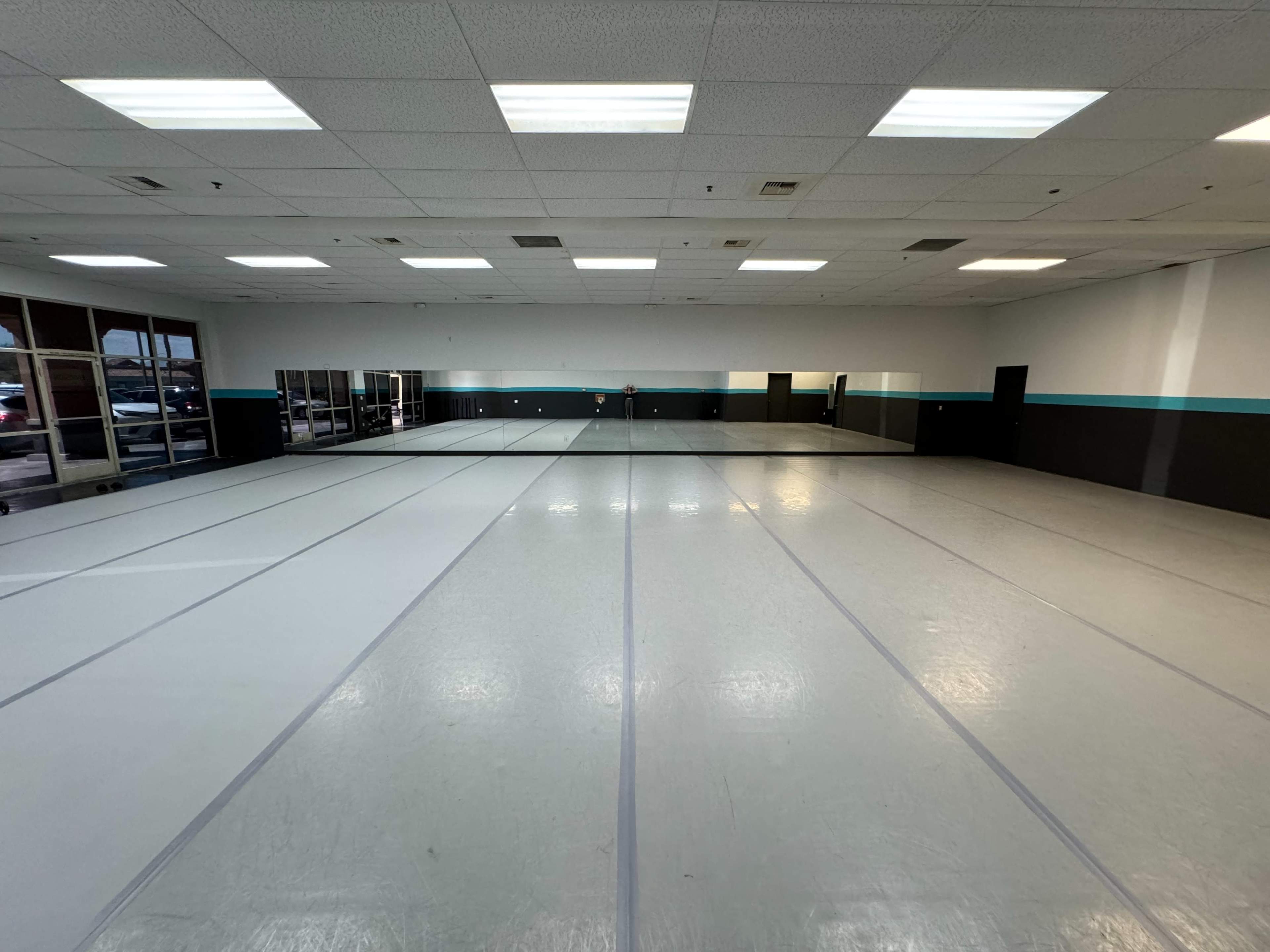 Spacious Urban Dance Studio with High Ceilings Image in Silverado Ranch, Las Vegas, NV
