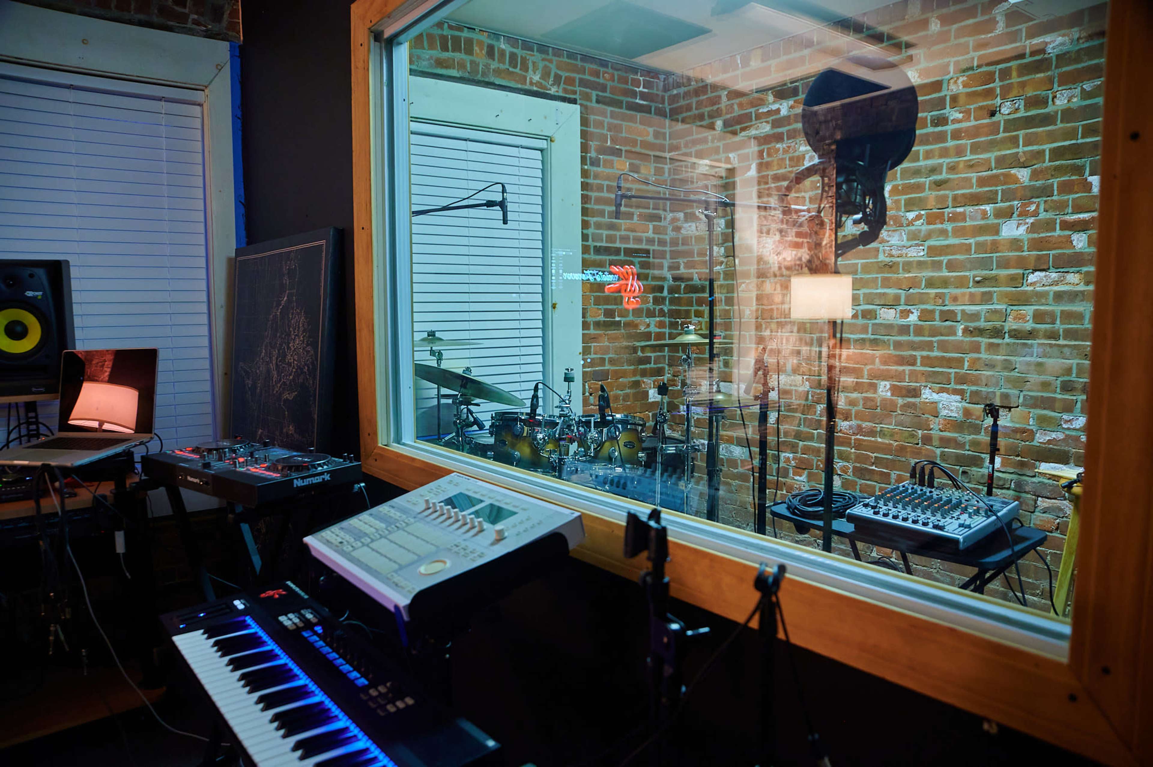 Loft style vibe with exposed brick in urban downtown area Image in Wooster Square, New Haven, CT