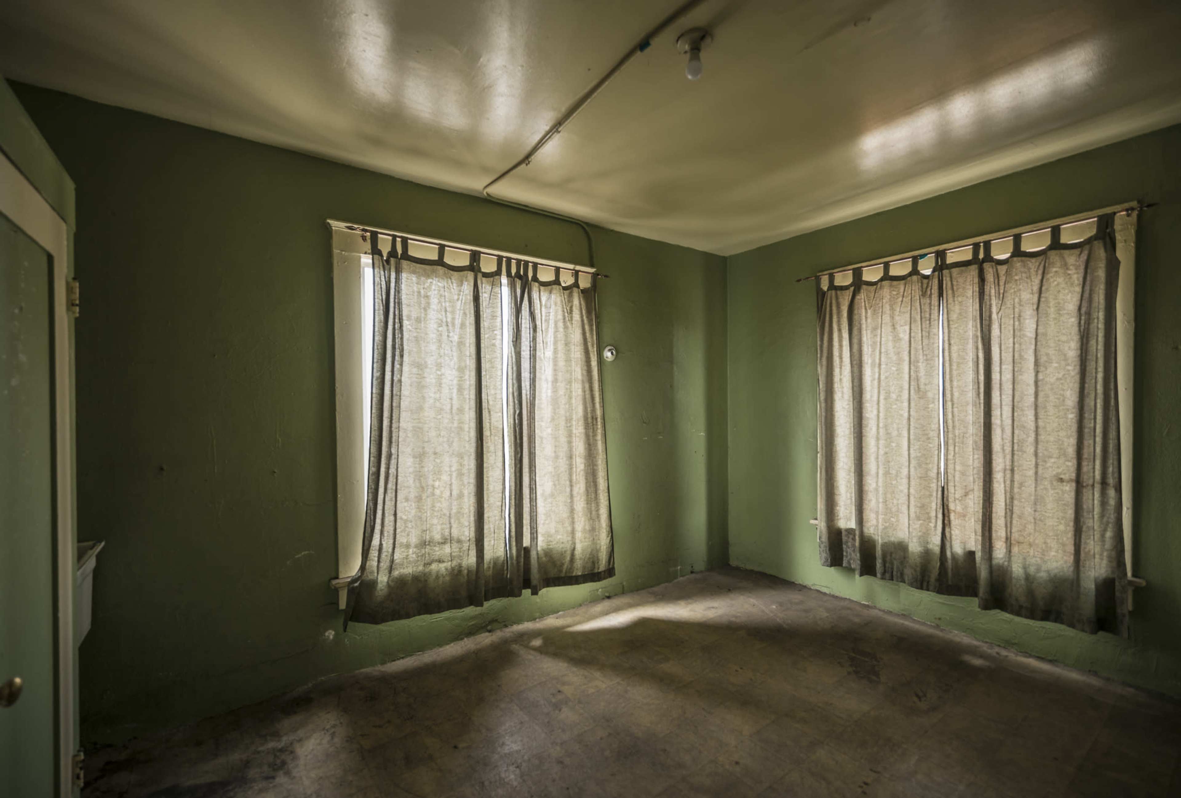 Abandoned Motel w/ 42 Customizable Rooms Image in Central LA, Los Angeles, CA