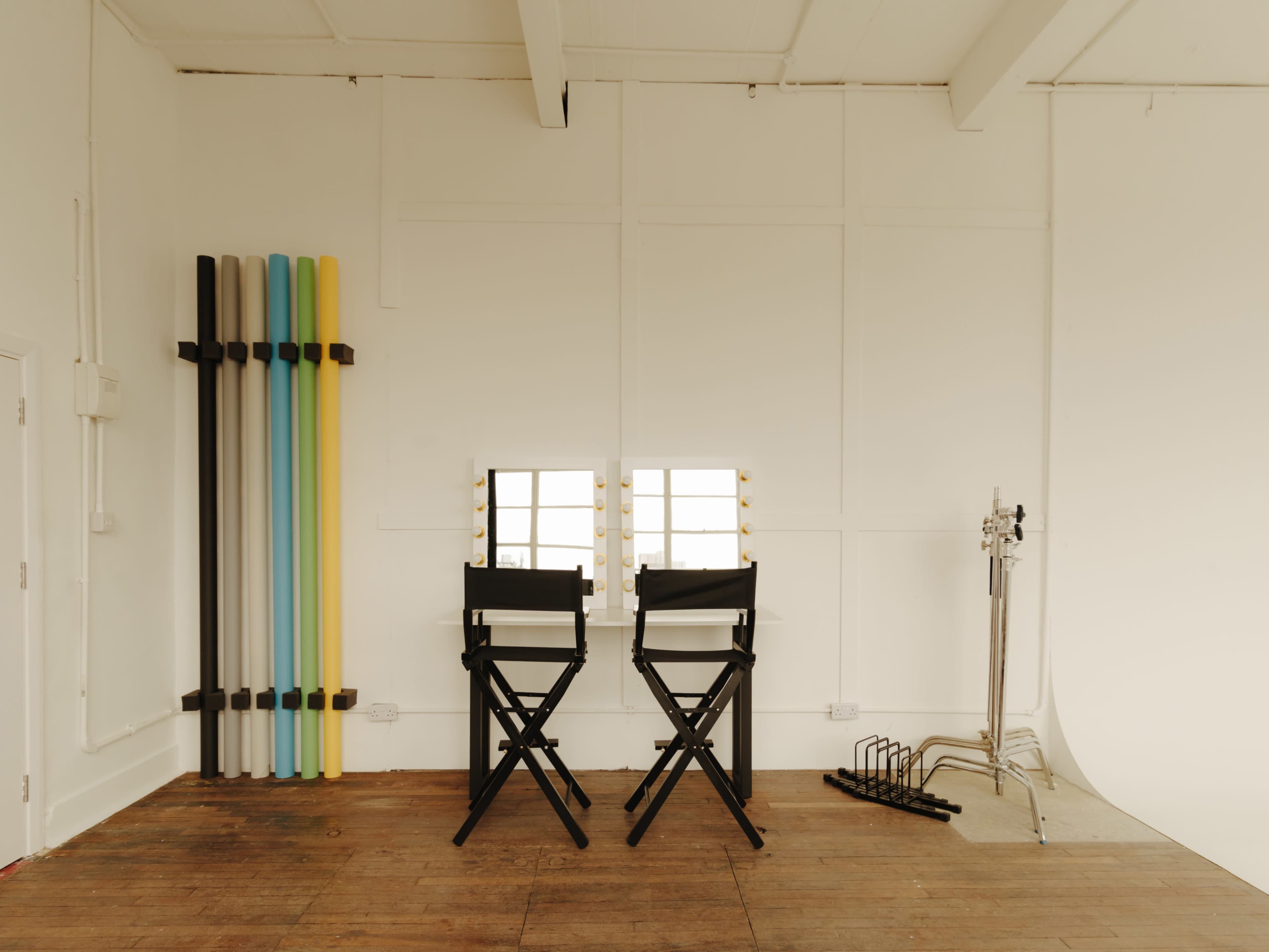 Daylight photography studio with infinity cove, Tottenham/Seven Sisters Image in Tottenham, London, ENG