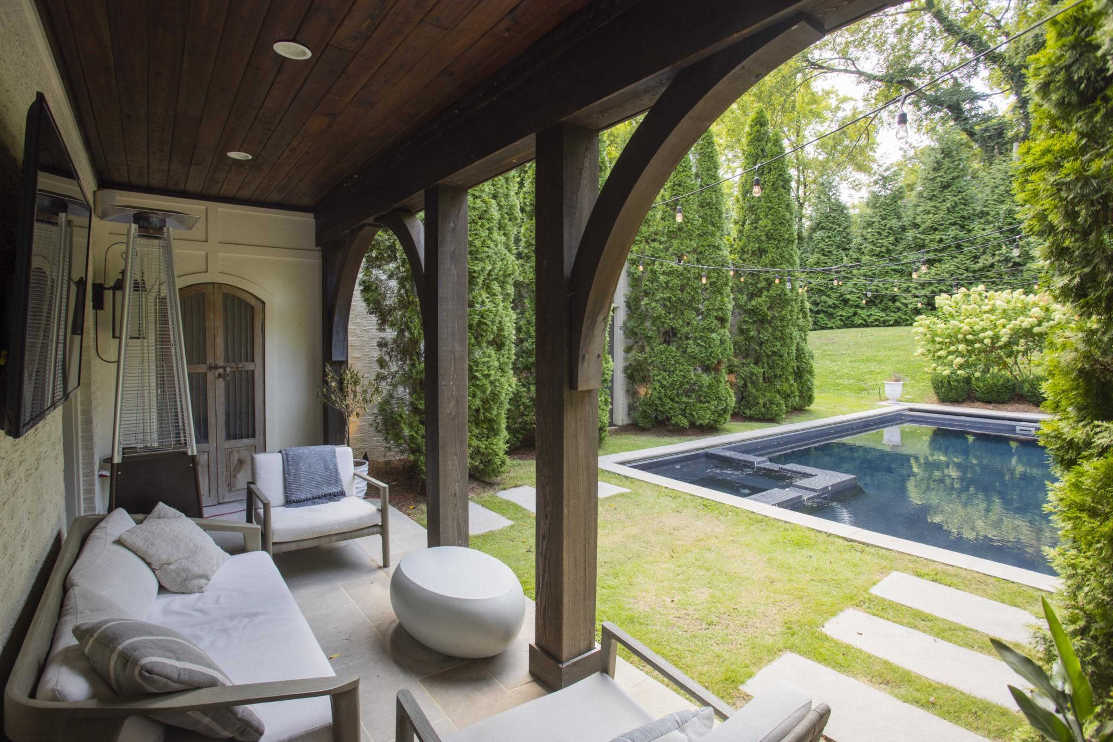 A Hidden Gem with Bold Style + Luxe Amenities Image in Lombardy, Nashville, TN