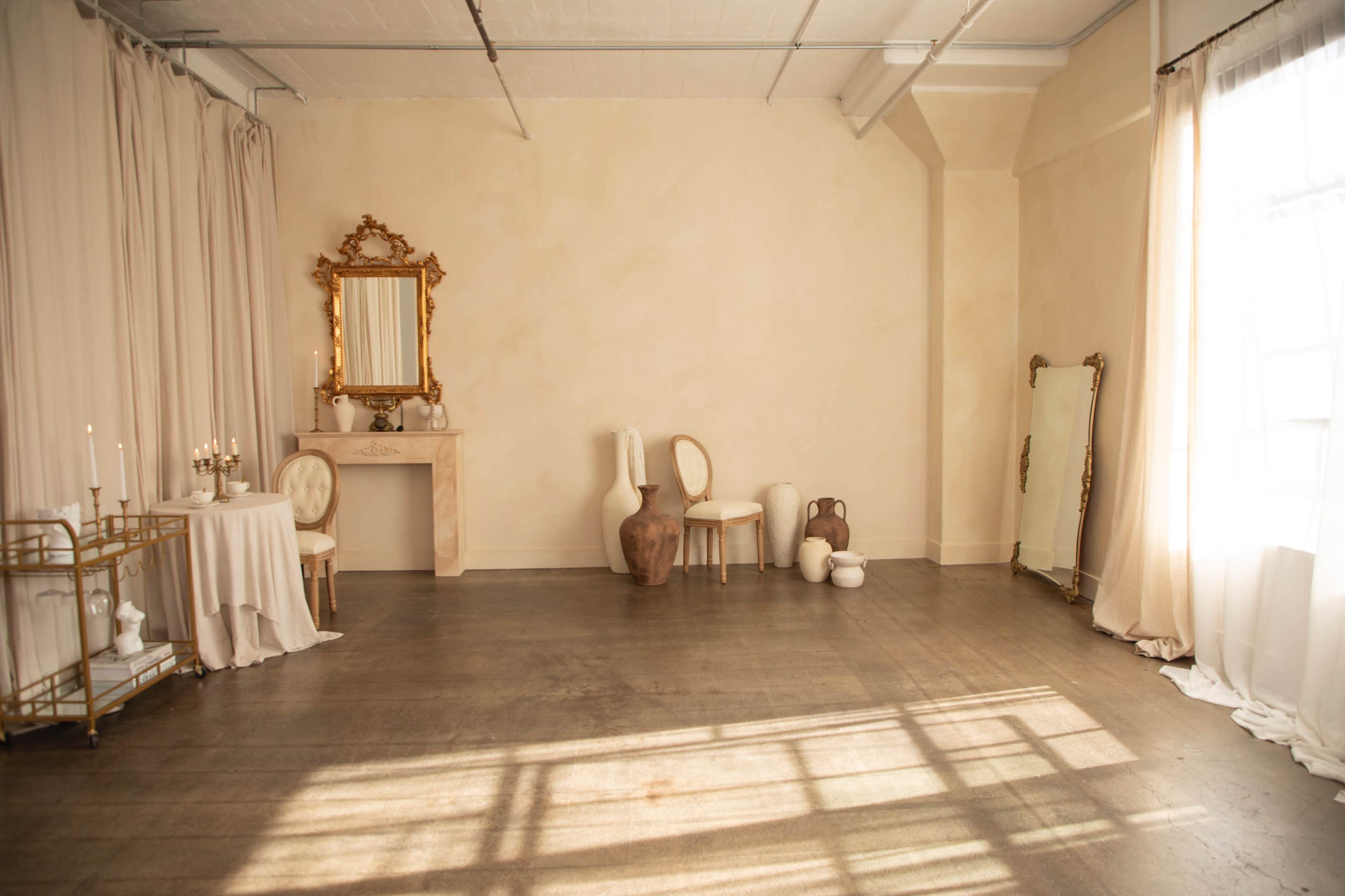 Minimalist Chic Natural Light West Facing Studio White Seamless Backdrop Image in Central LA, Los Angeles, CA
