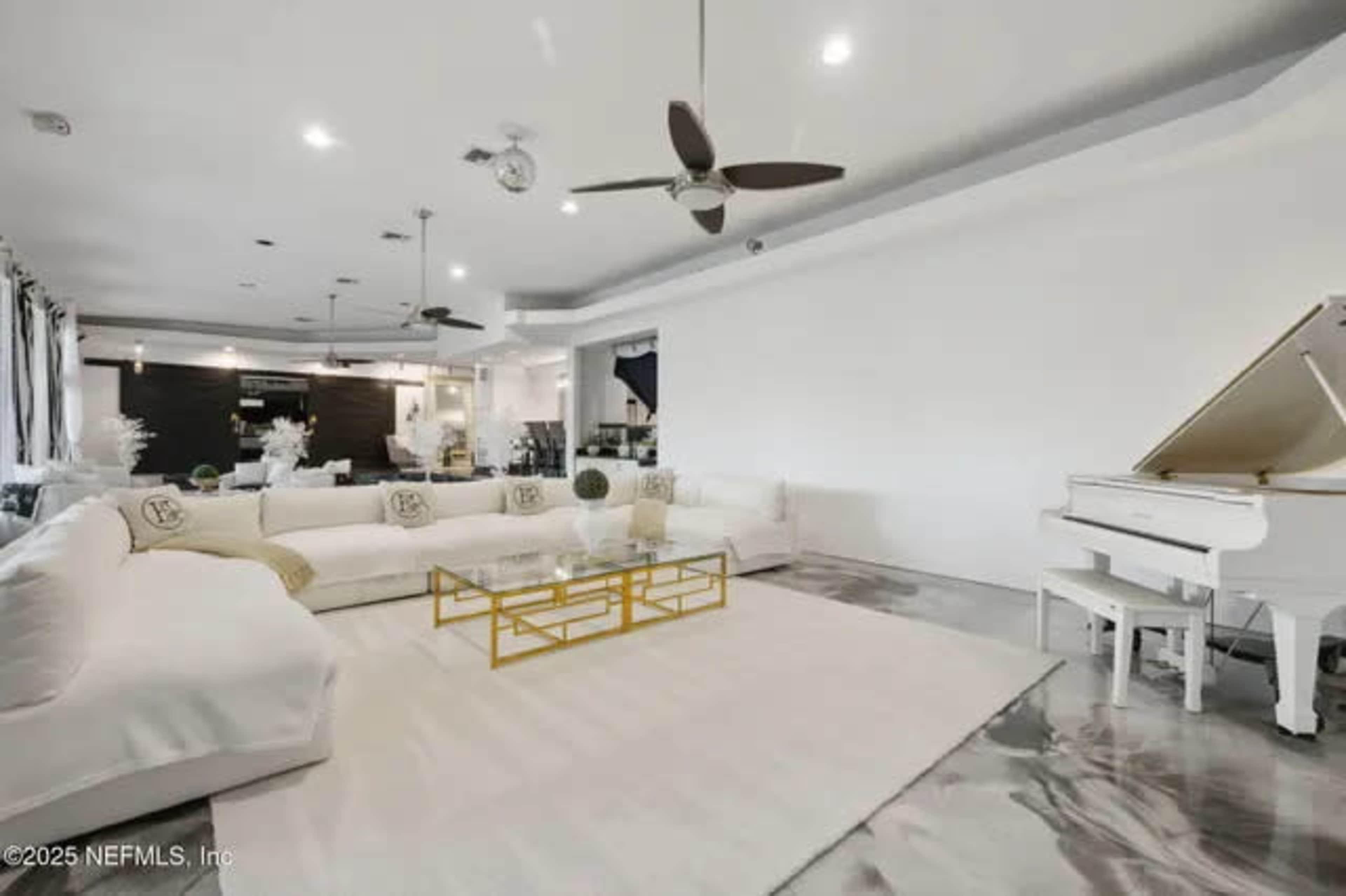 Mini Nightclub Vibes On The River Image in Hogan, Jacksonville, FL