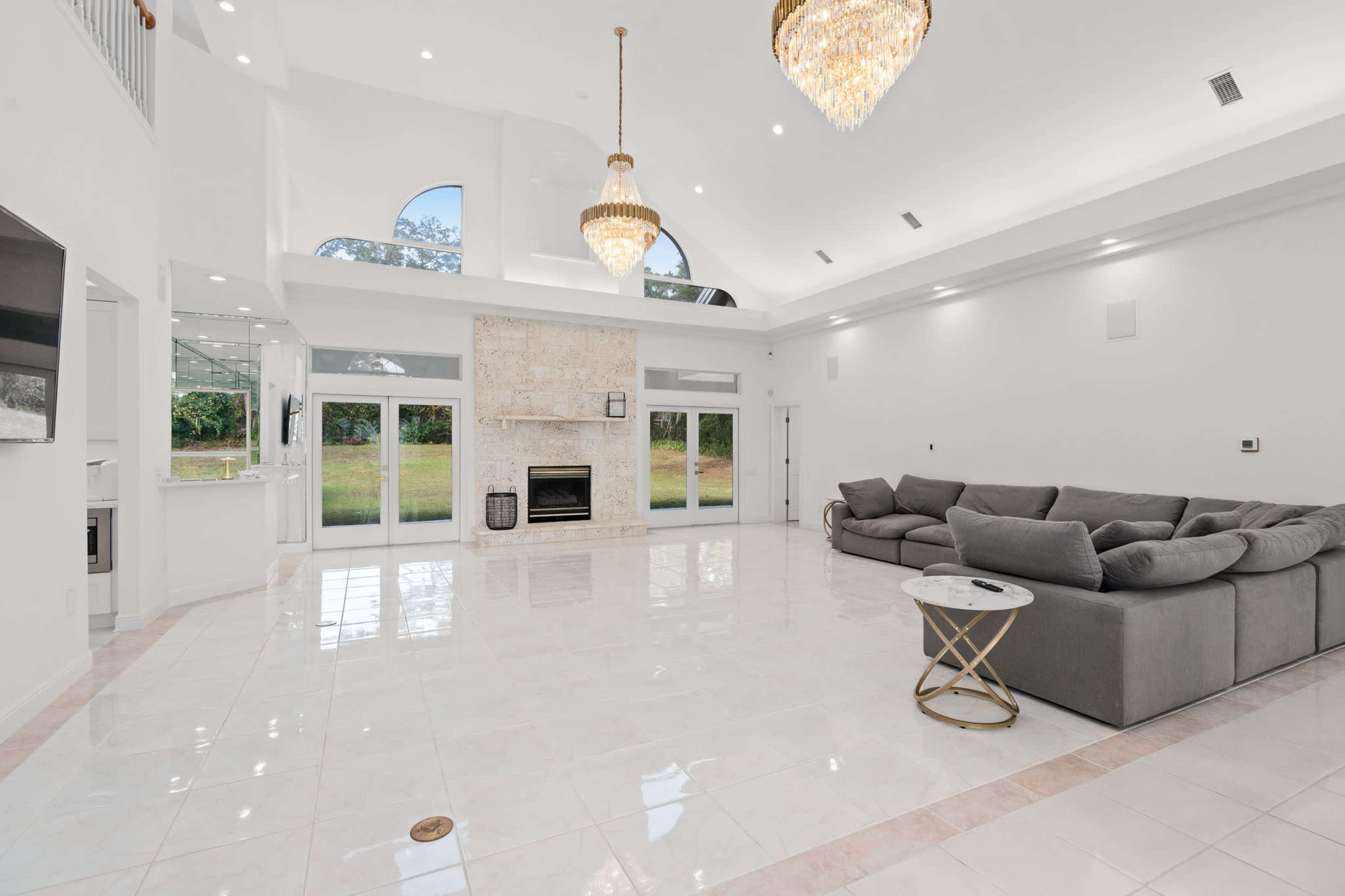 Modern Upscale Retreat: Photogenic Estate with Helipad, 3+ Acres on Little Wekiva River, Wildlife, and Gated Privacy Image in , Altamonte Springs, FL