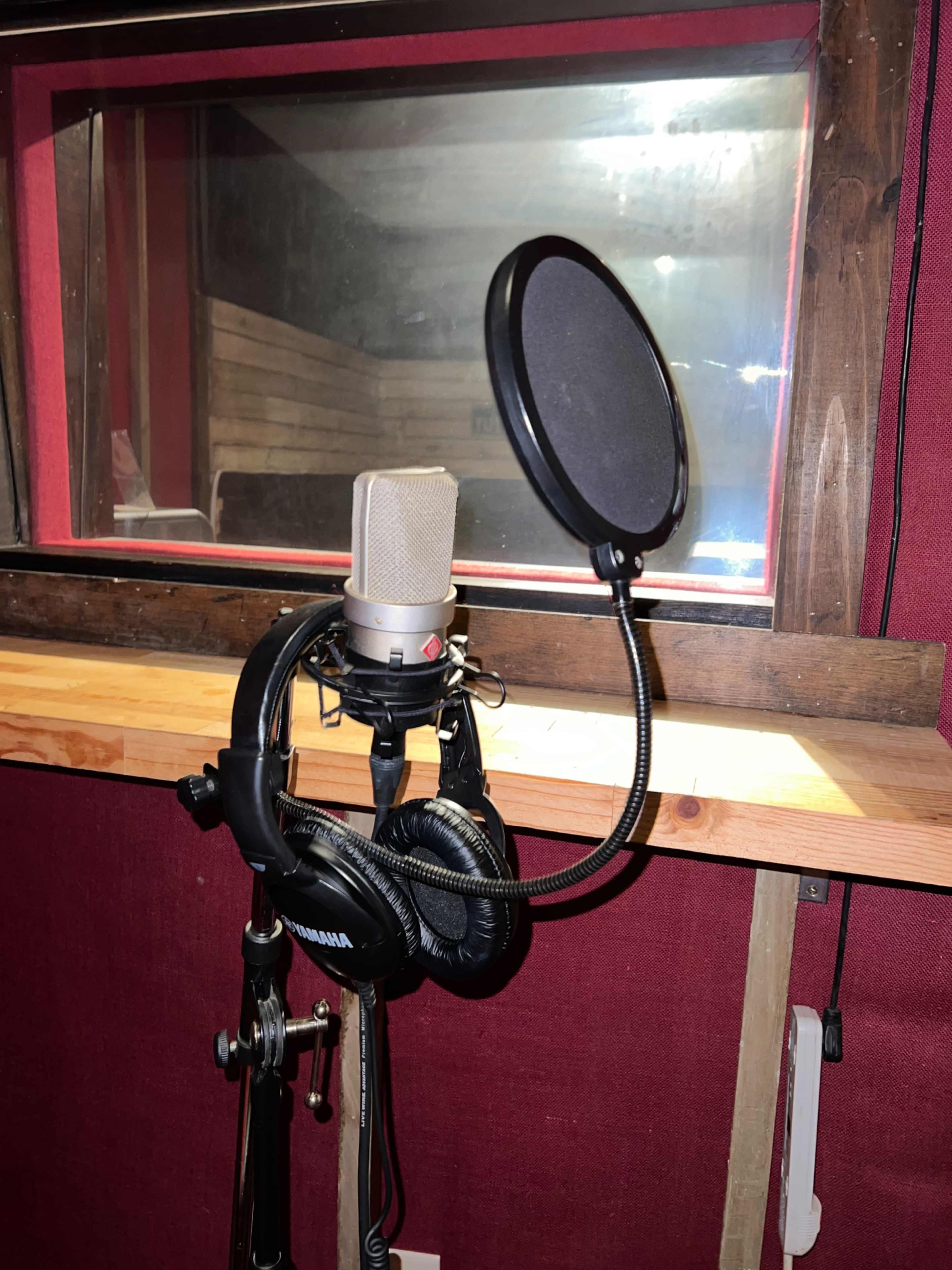 Red Studio – Intimate, Professional Recording Space Image in Harrisburg, Harrisburg, PA